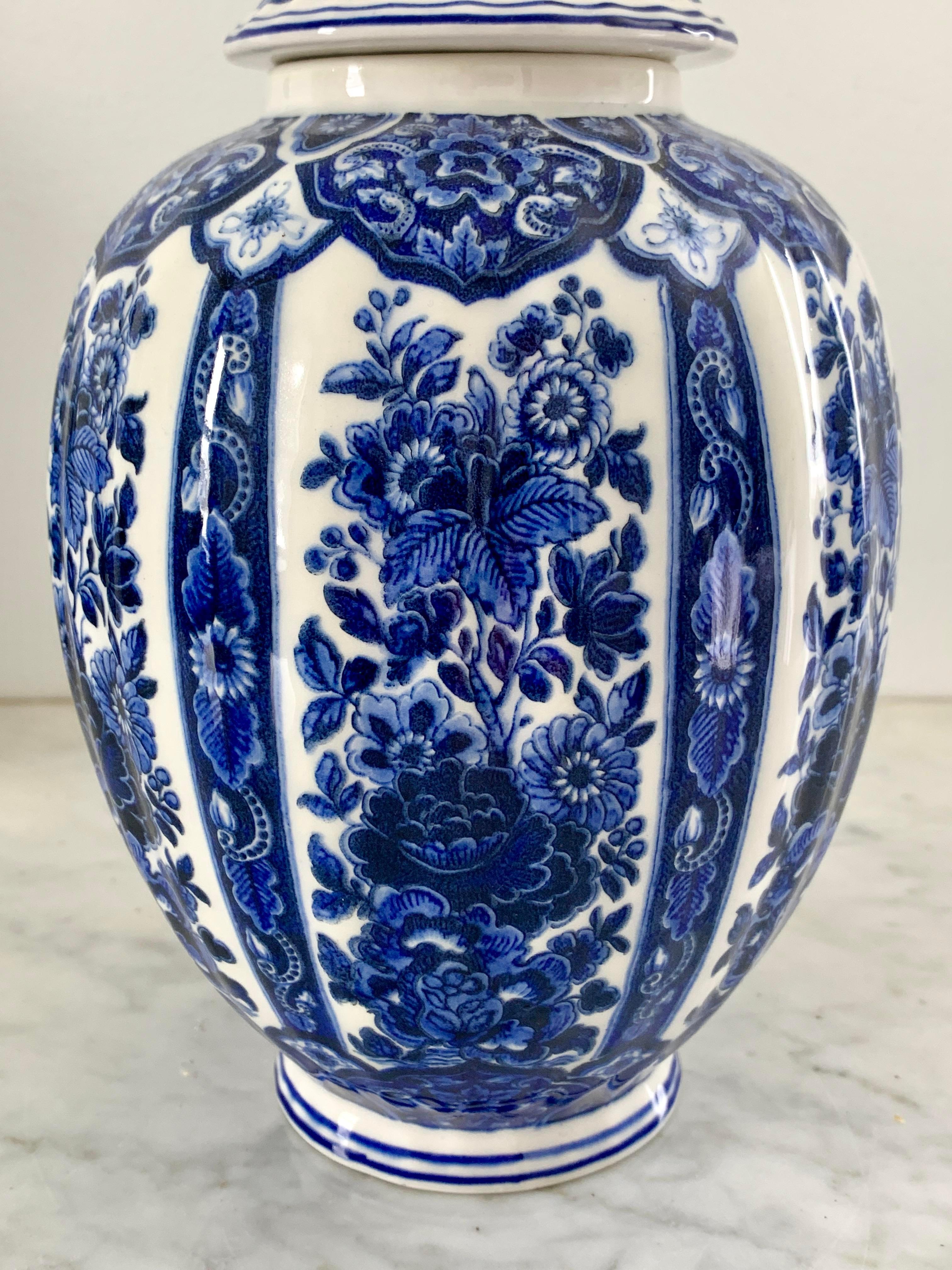 Italian Blue and White Porcelain Ginger Jars by Ardalt Blue Delfia, Pair For Sale 2