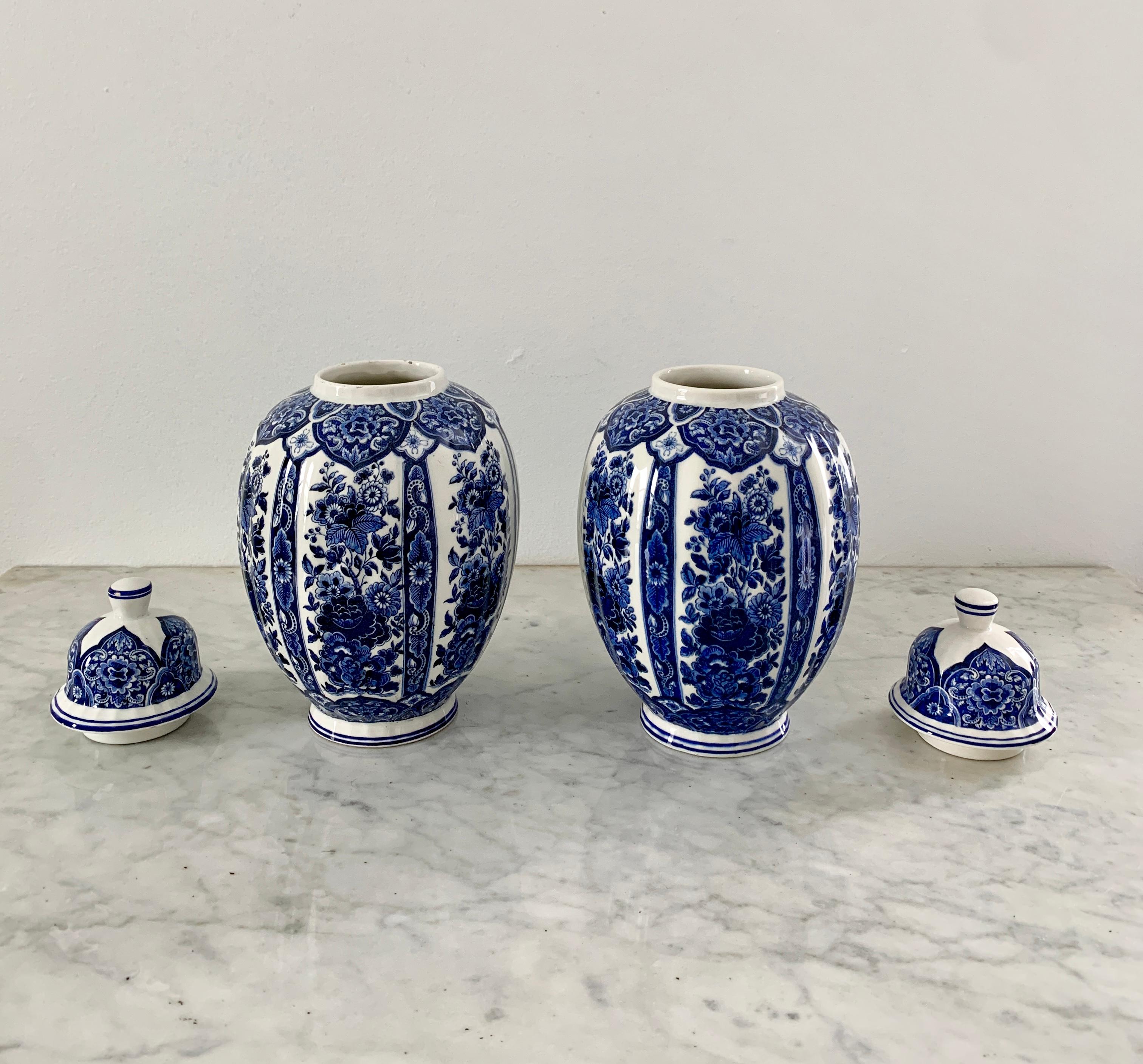 20th Century Italian Blue and White Porcelain Ginger Jars by Ardalt Blue Delfia, Pair
