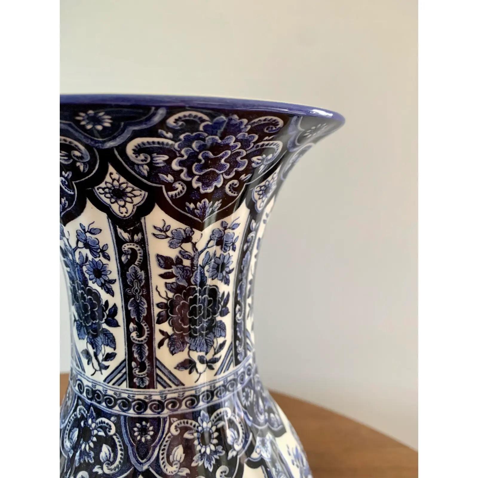 Italian Blue and White Porcelain Vases and Jar Garniture by Ardalt Blue Delfia For Sale 2