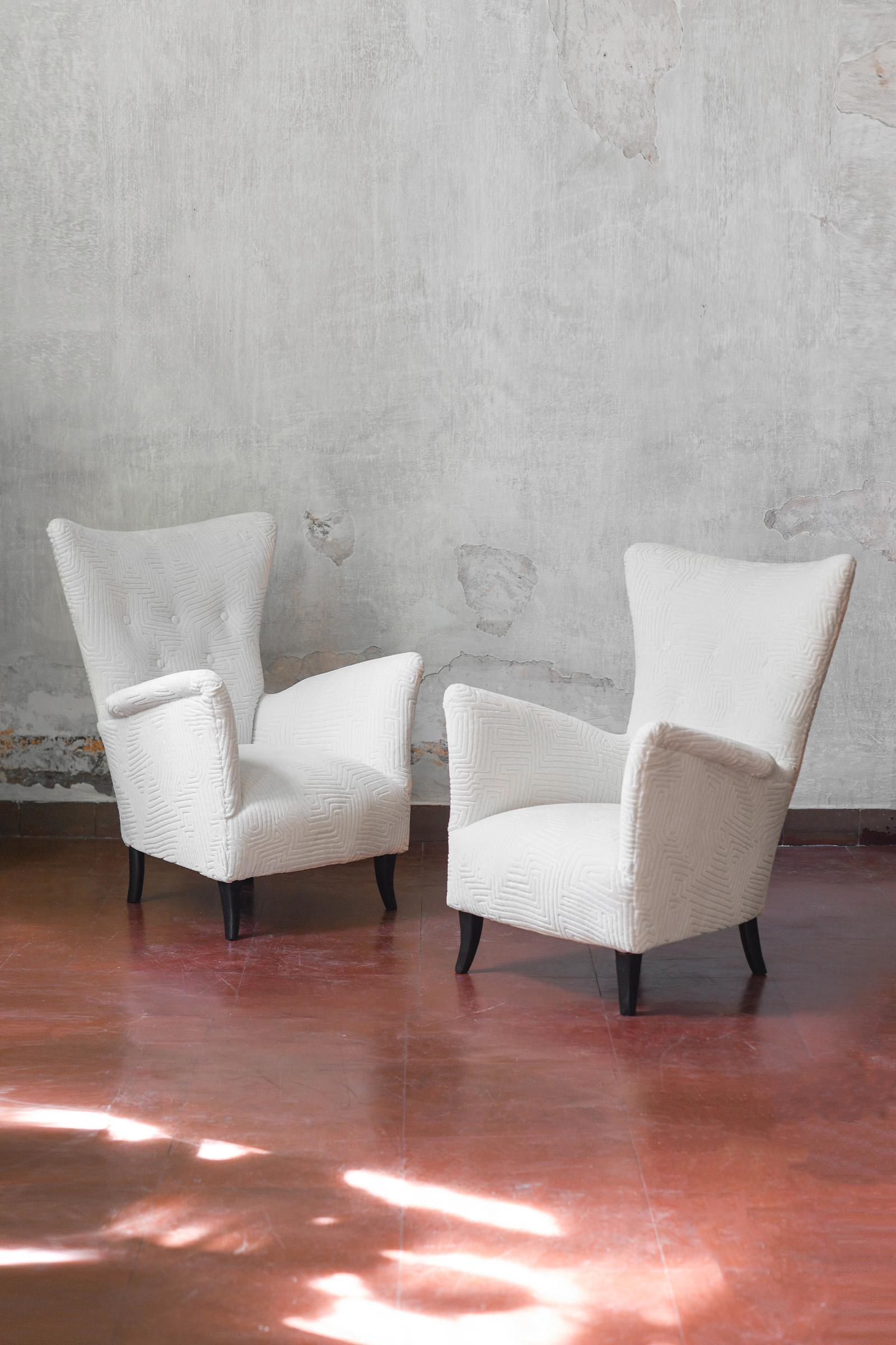 Italian Pair of Mid-Century armchairs in Dedar fabric For Sale