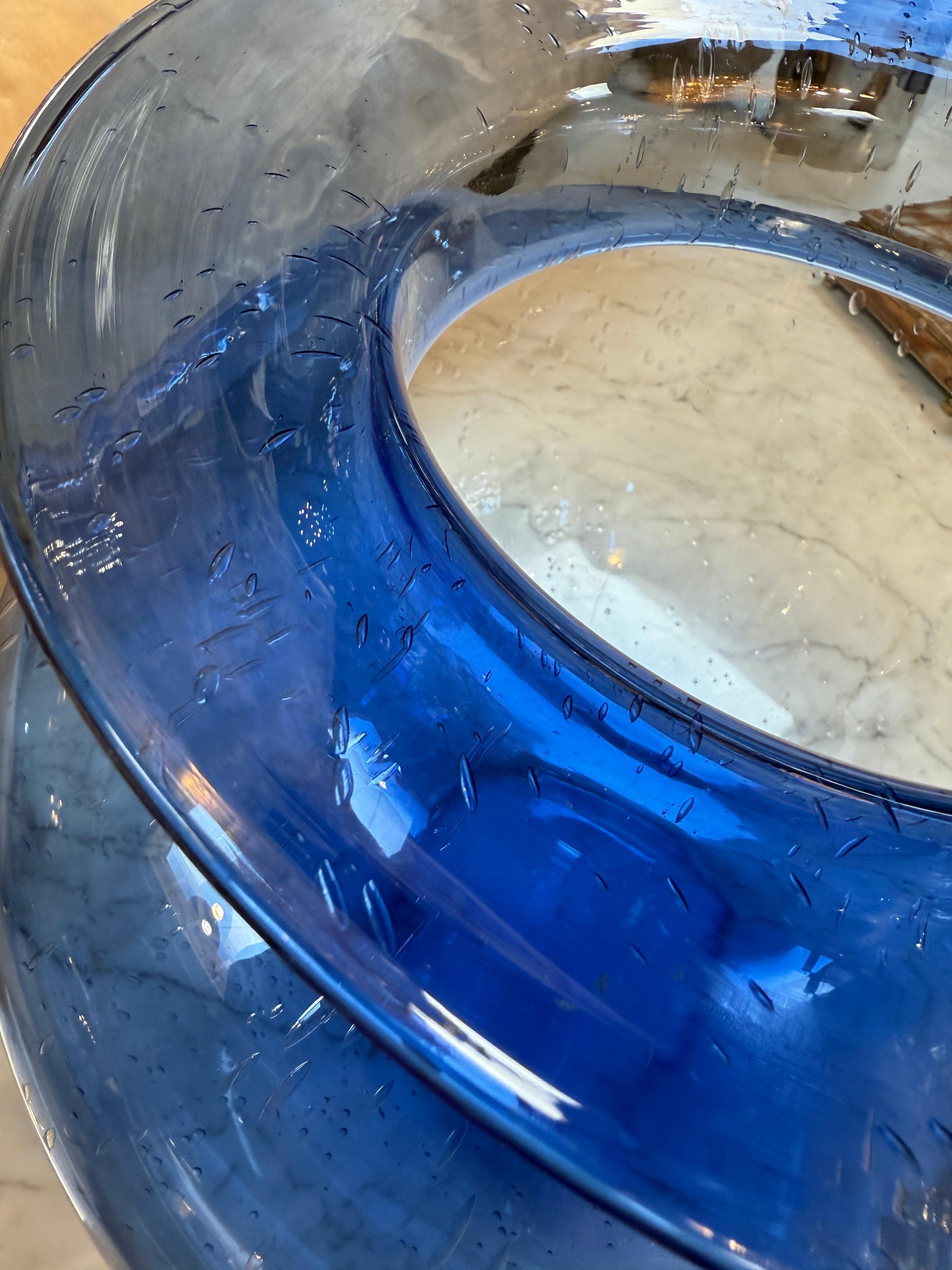 Vase italien en verre d'art bleu, 1970 en vente 1