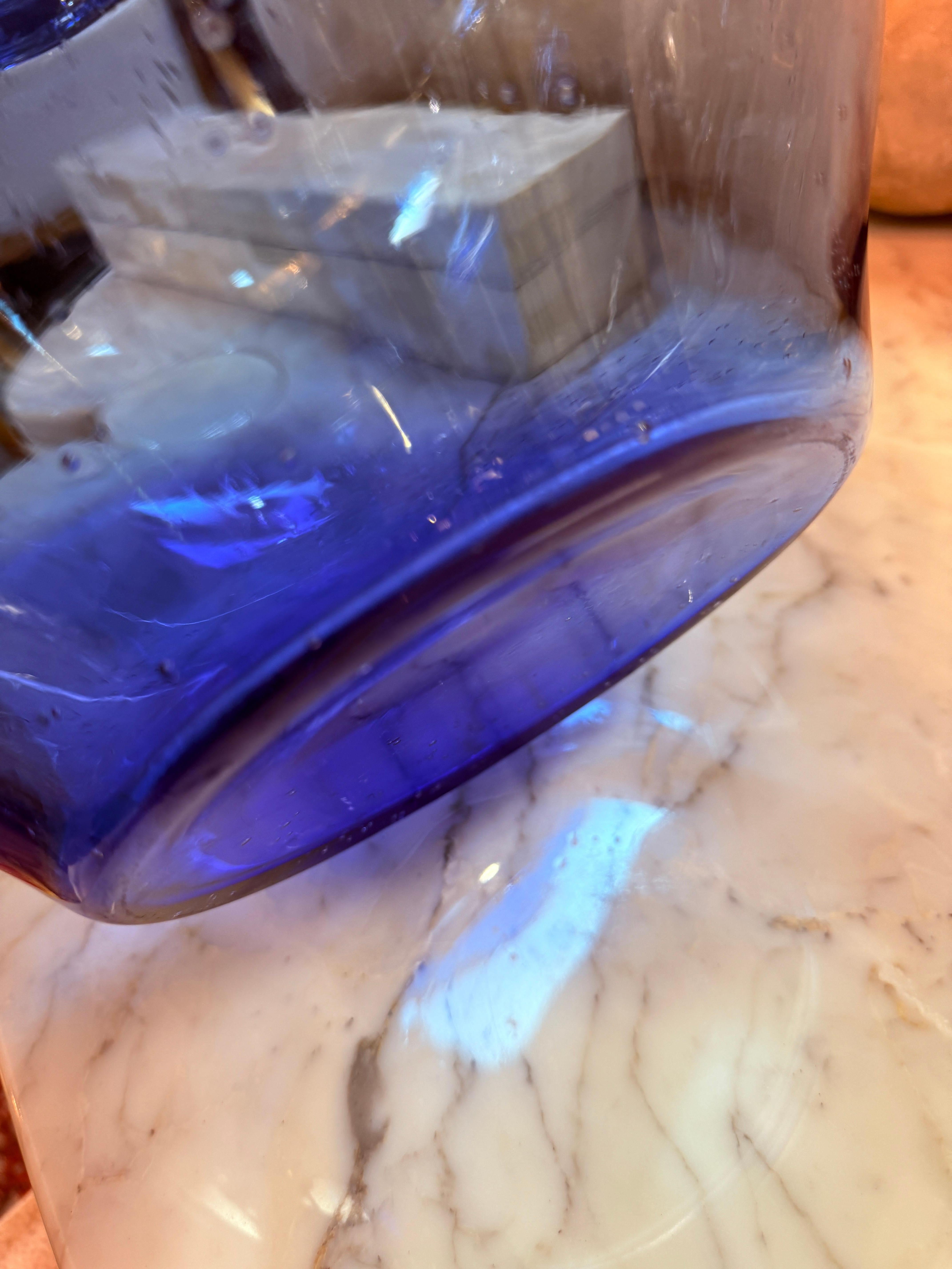 Vase italien en verre d'art bleu, 1970 en vente 3
