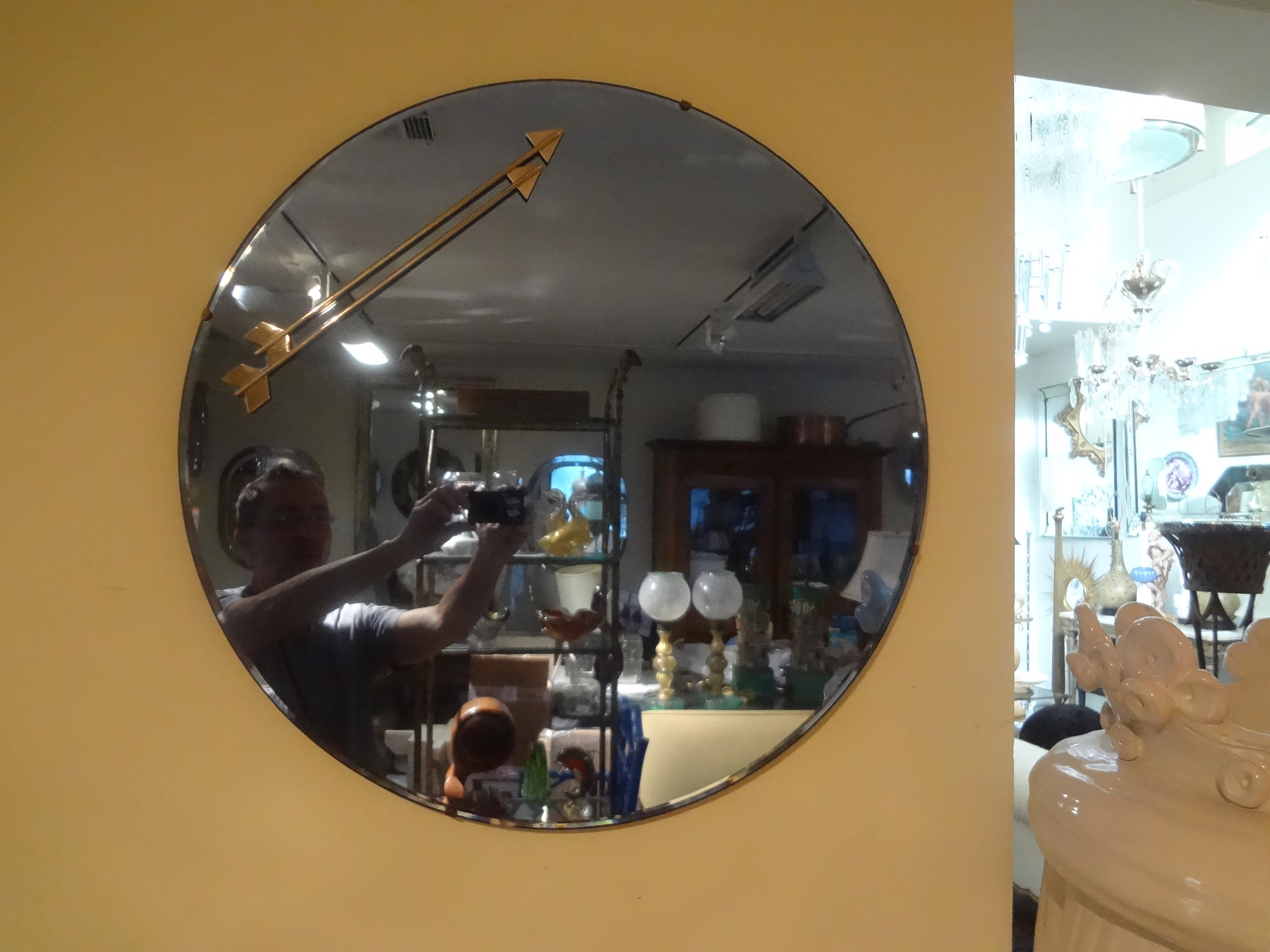 Miroir italien bleu avec accents à double flèche d'après Fontana Arte en vente 2