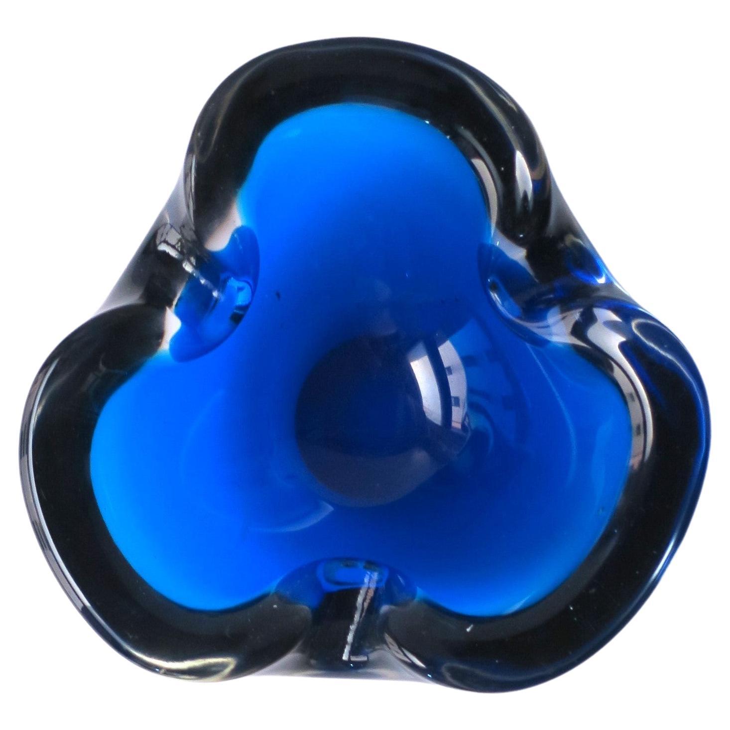Italian Blue Murano Art Glass Bowl after Barbini For Sale