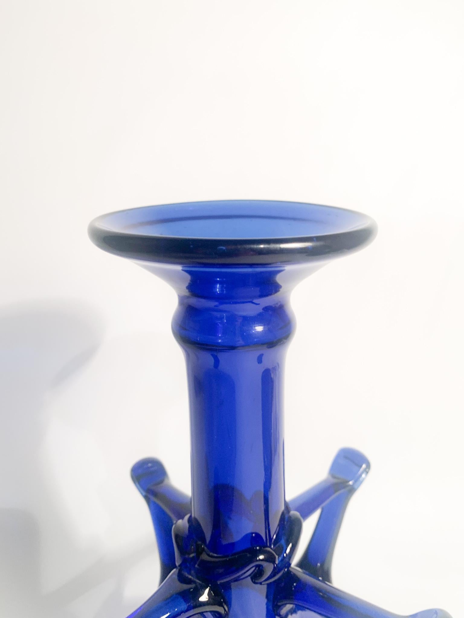 Mid-Century Modern Vase italien en verre de Murano bleu attribué à Fratelli Toso, années 1940 en vente