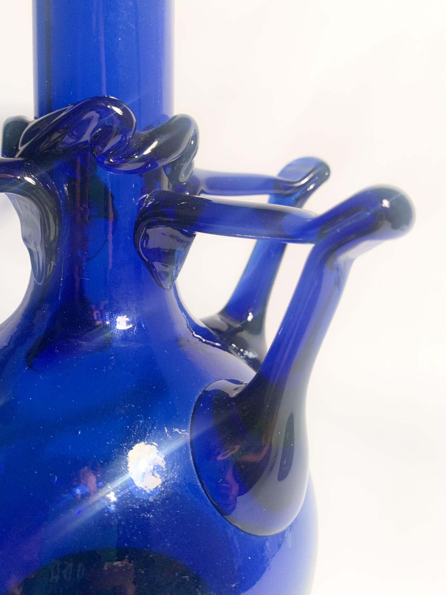 Vase italien en verre de Murano bleu attribué à Fratelli Toso, années 1940 en vente 2