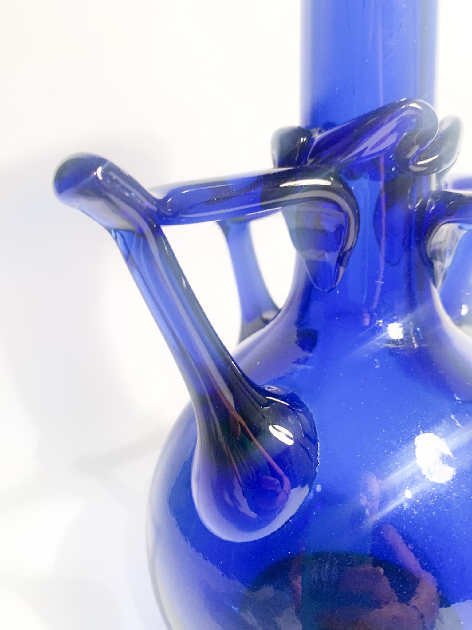 Italian Blue Murano Glass Vase Attributed to Fratelli Toso, 1940s For Sale 4