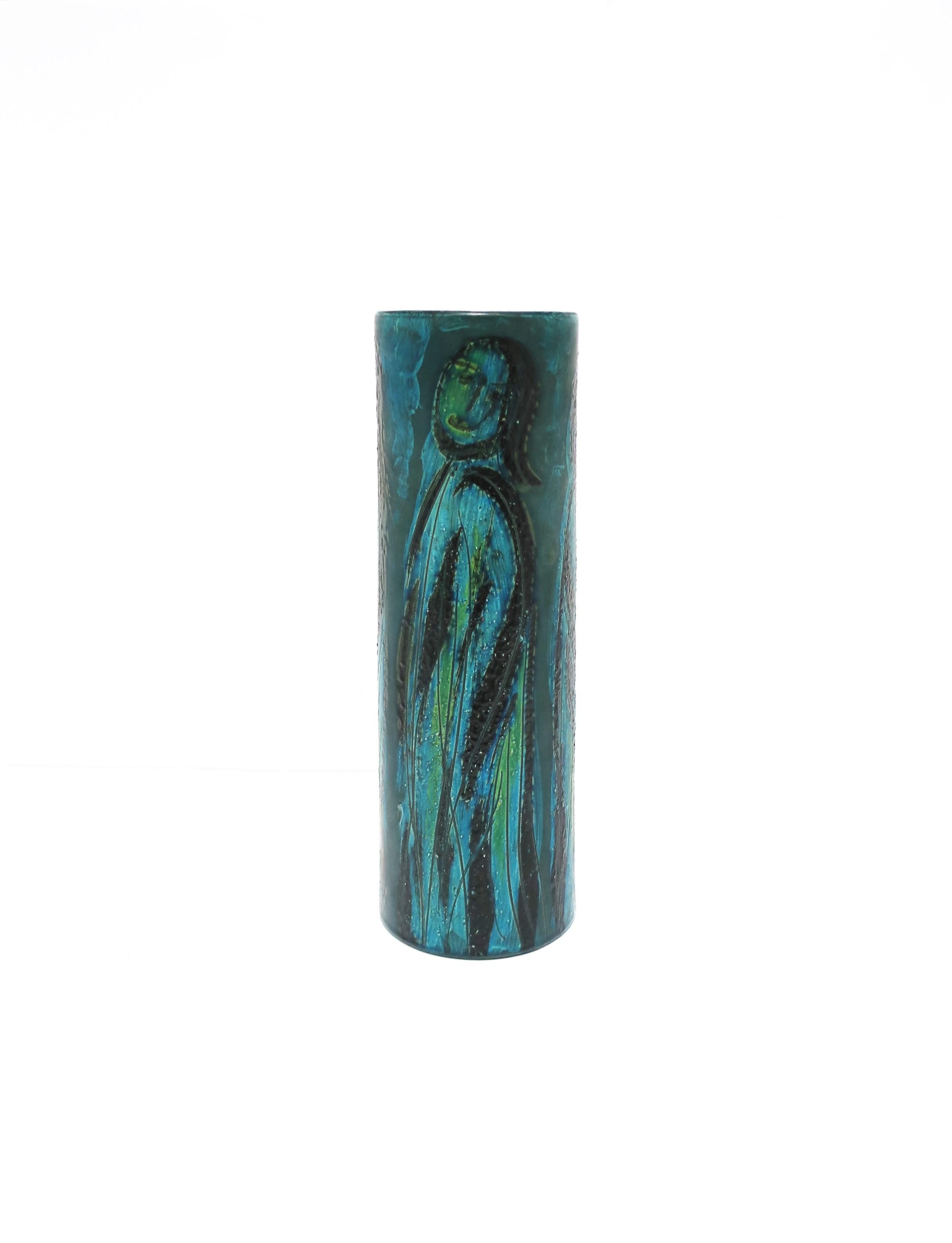 Mid-Century Modern Italien Bitossi Attrib. Vase en poterie bleue avec motif figuratif en vente