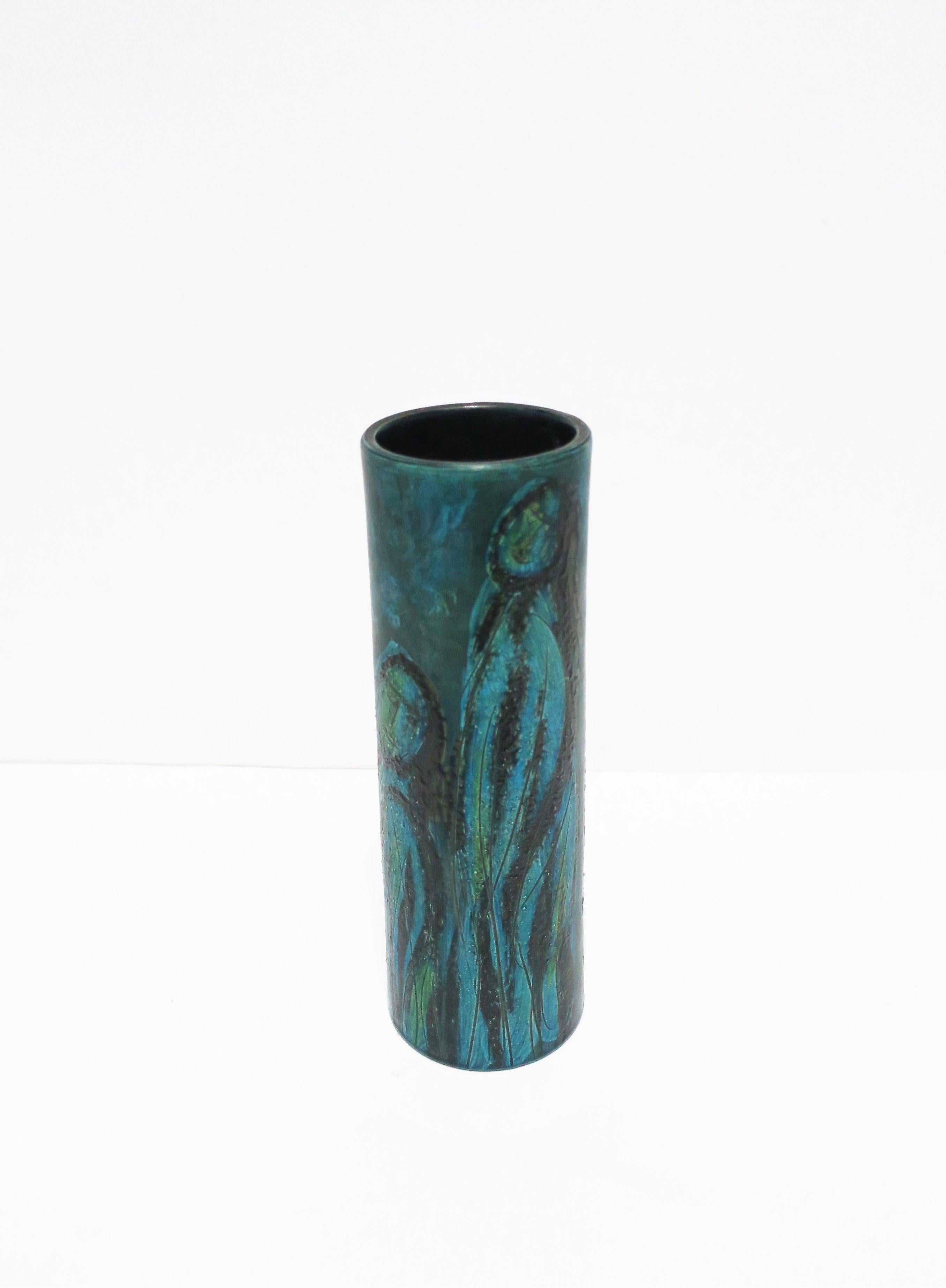 Terre cuite Italien Bitossi Attrib. Vase en poterie bleue avec motif figuratif en vente