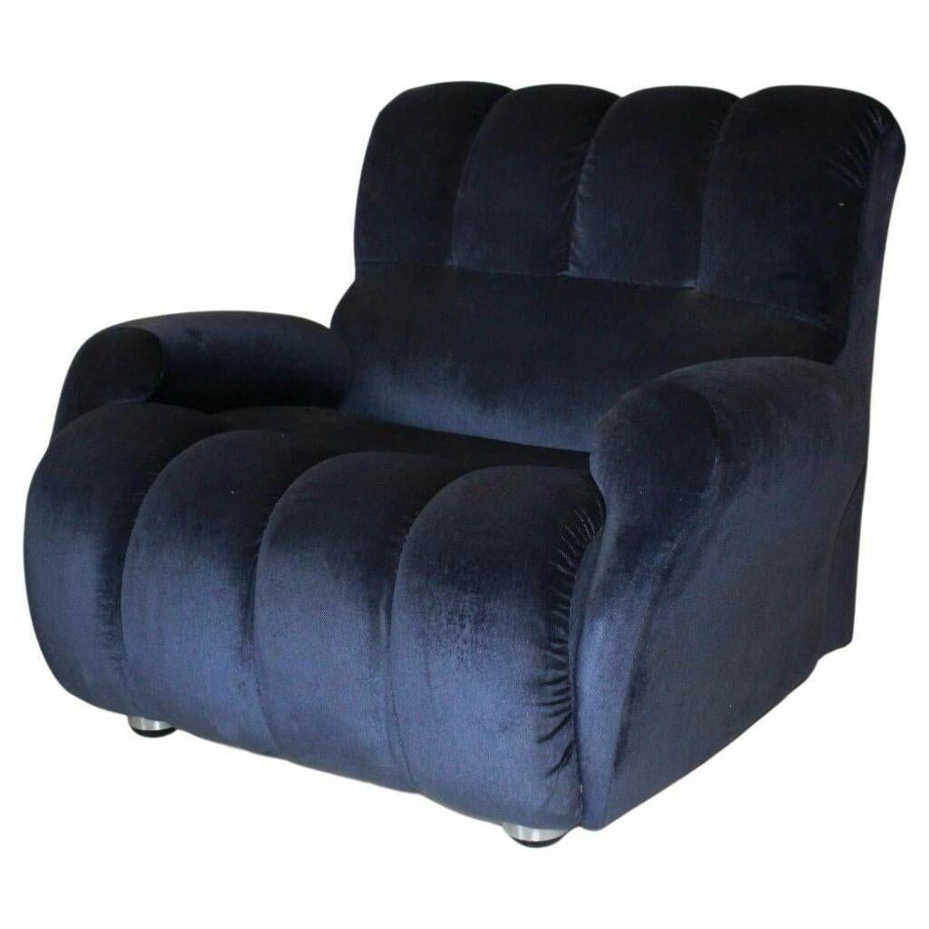 Italian Blue Velvet Blue Armchair For Sale 4