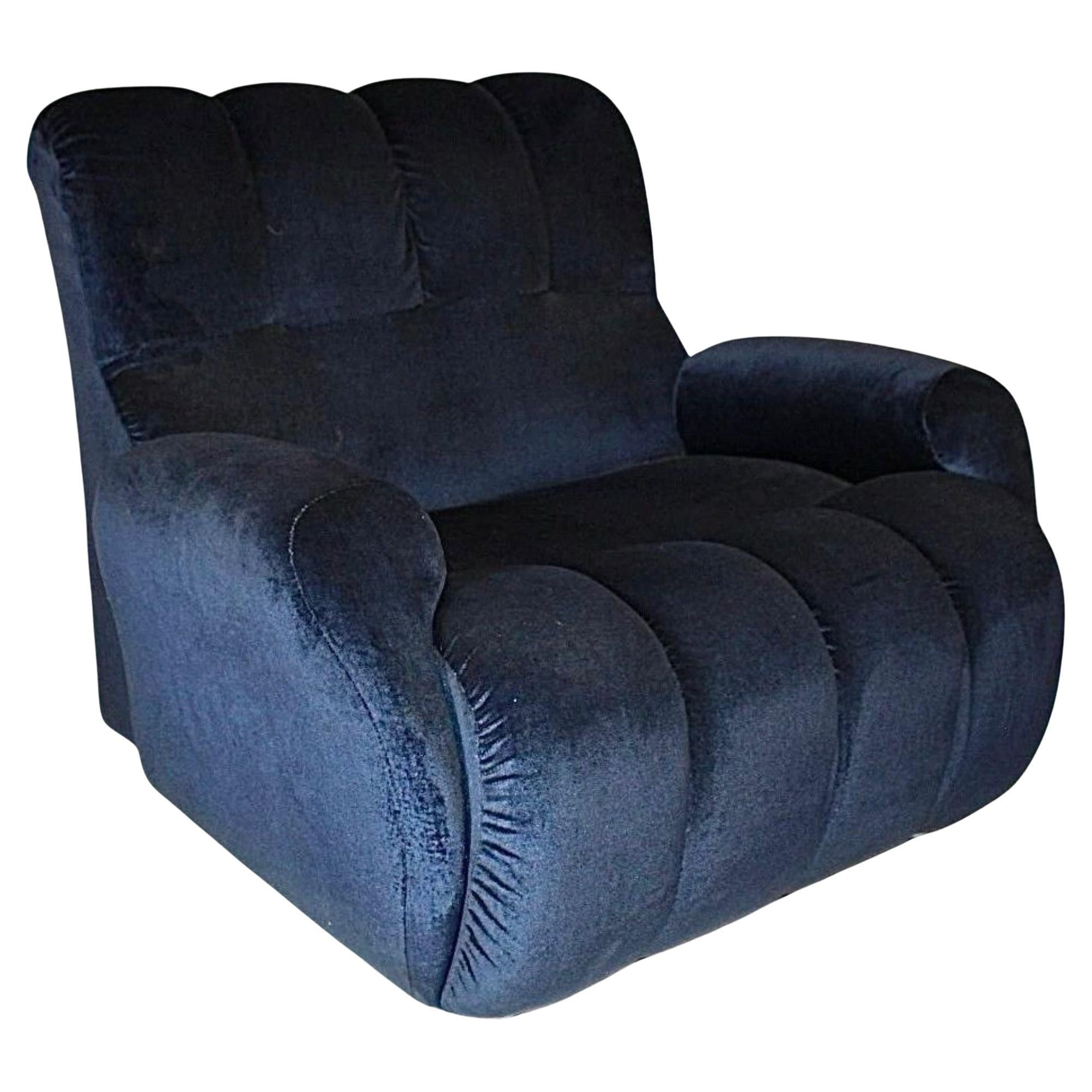Italian Blue Velvet Lounge Armchair, 1980s, Modern Design, Italy For Sale