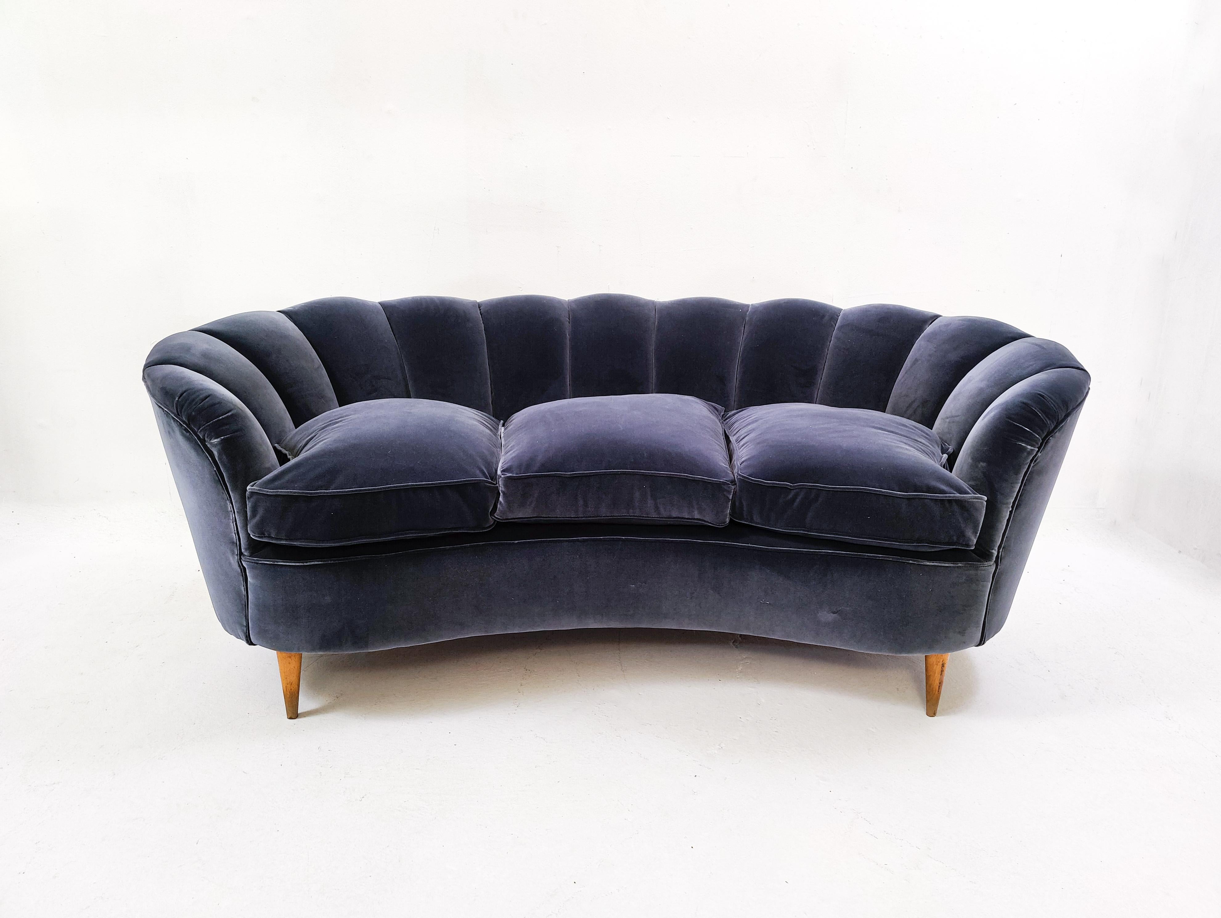 Italian Blue Velvet Sofa, 1930s, New Upholstery In Good Condition In Brussels, BE