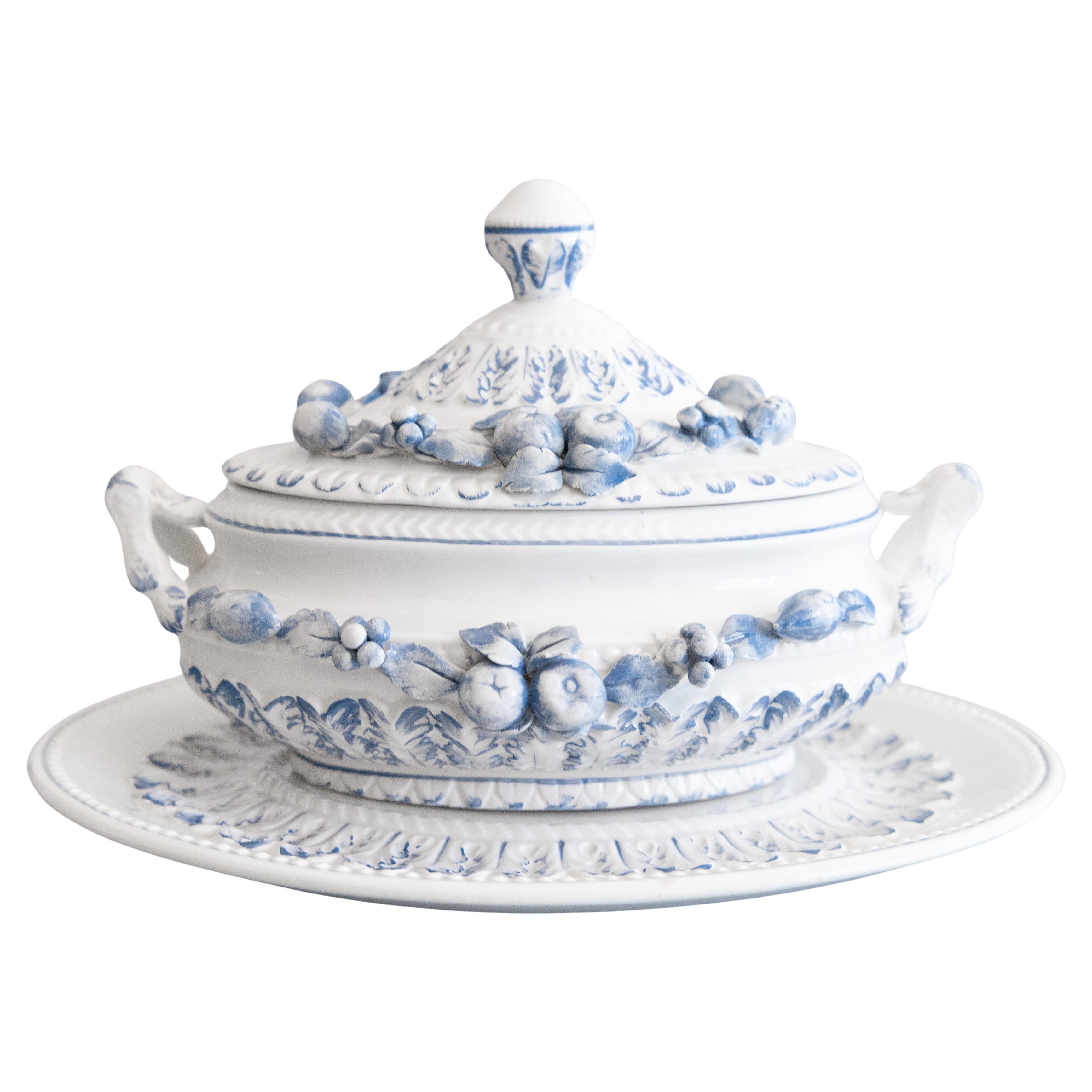 Italian Blue
White Porcelain Fruit Lidded Sauce Gravy Tureen
Underplate