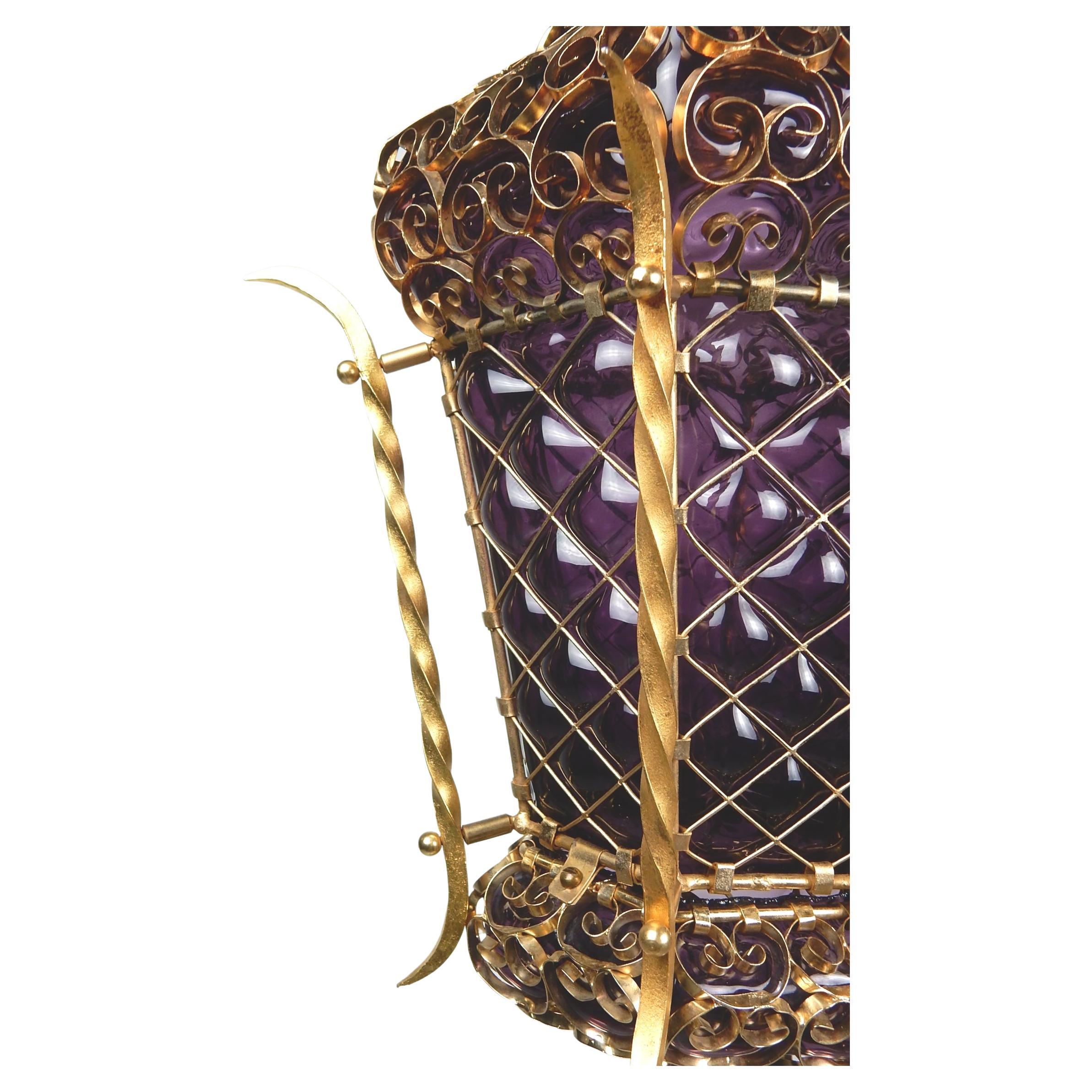 Bohémien Lampada a sospensione Swag 'Italian Bohemian Chic' con gabbia in vetro viola e oro in vendita