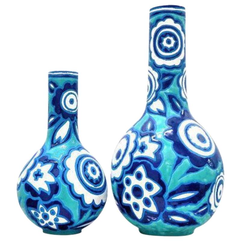 Paire de vases italiens en bleu et blanc audacieux