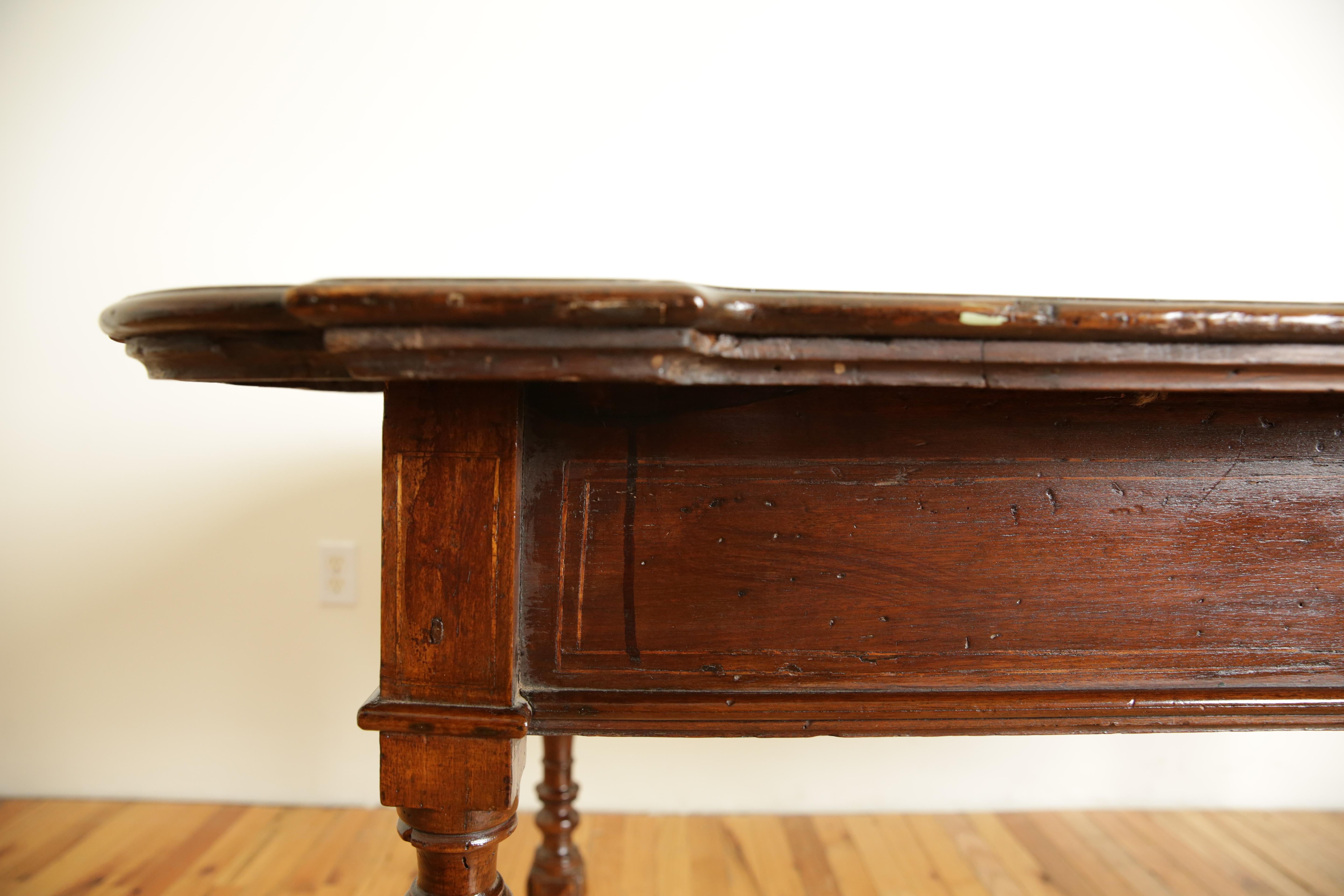 Italian, Bologna, LXIV Period Shaped Walnut & Inlaid 2-Drawer Table, ca. 1715 For Sale 4