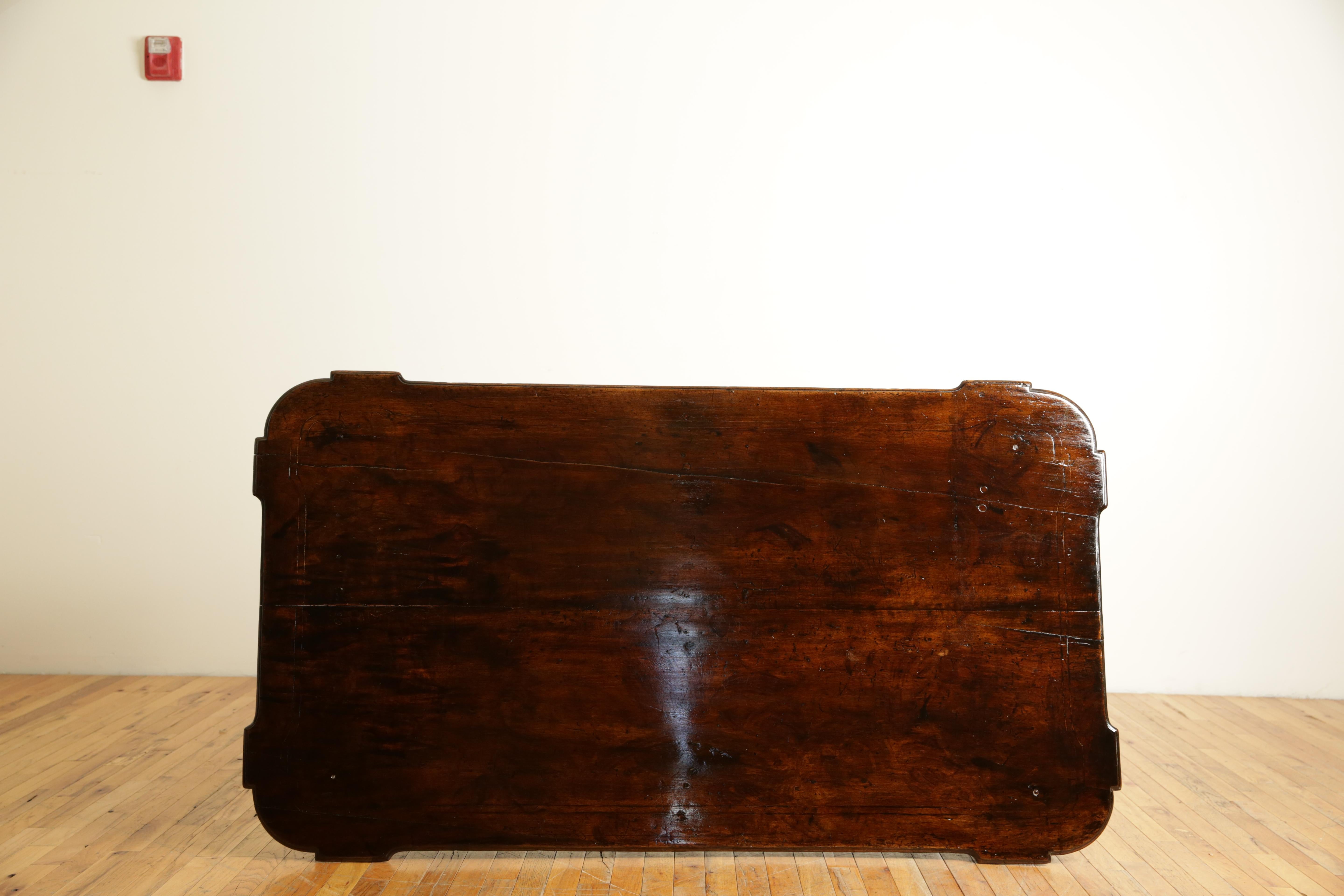 Italian, Bologna, LXIV Period Shaped Walnut & Inlaid 2-Drawer Table, ca. 1715 For Sale 6