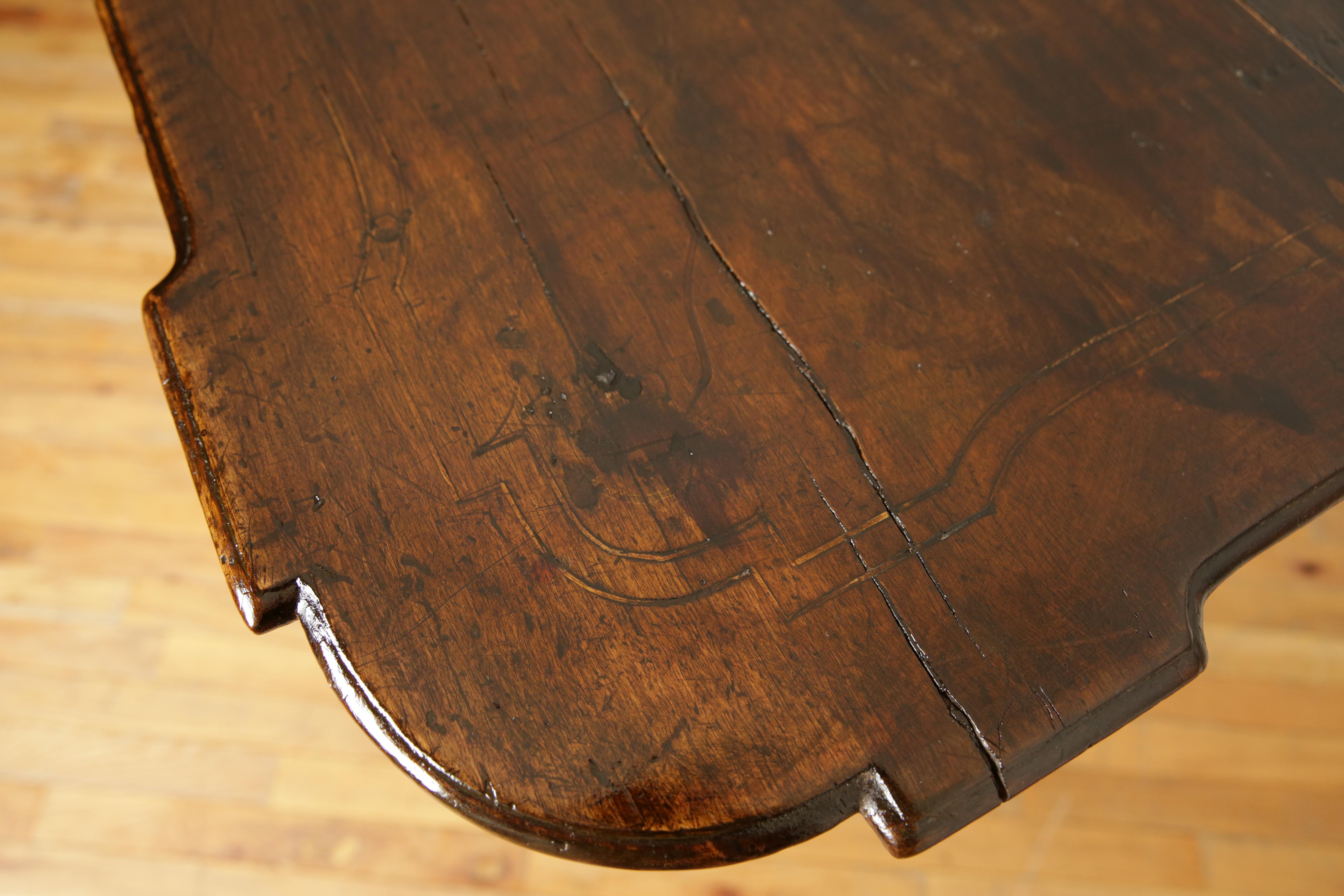 Italian, Bologna, LXIV Period Shaped Walnut & Inlaid 2-Drawer Table, ca. 1715 For Sale 3