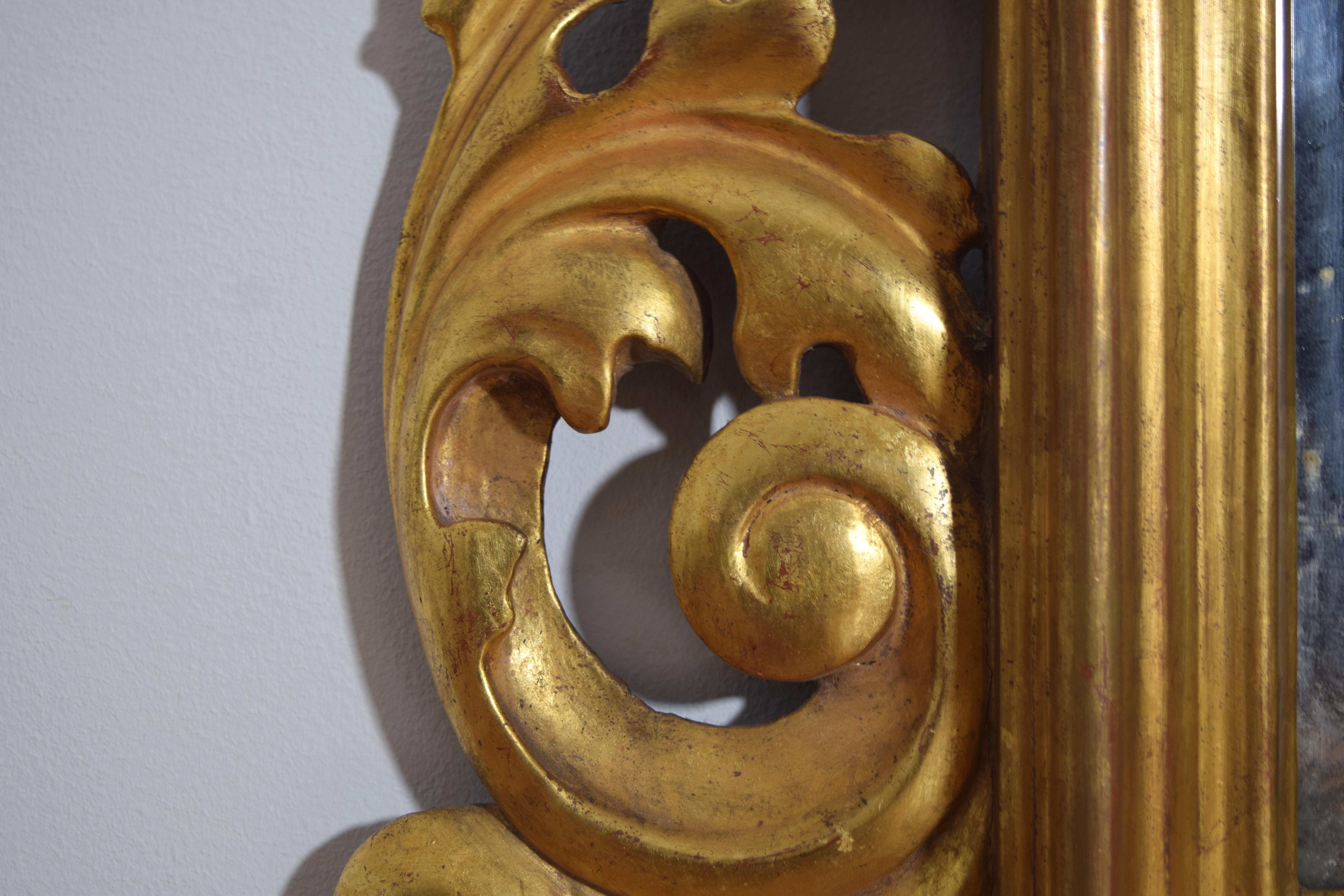 Miroir italien, Bologne, d'époque rococo, en bois doré sculpté de coquillages, milieu du 18e siècle en vente 3