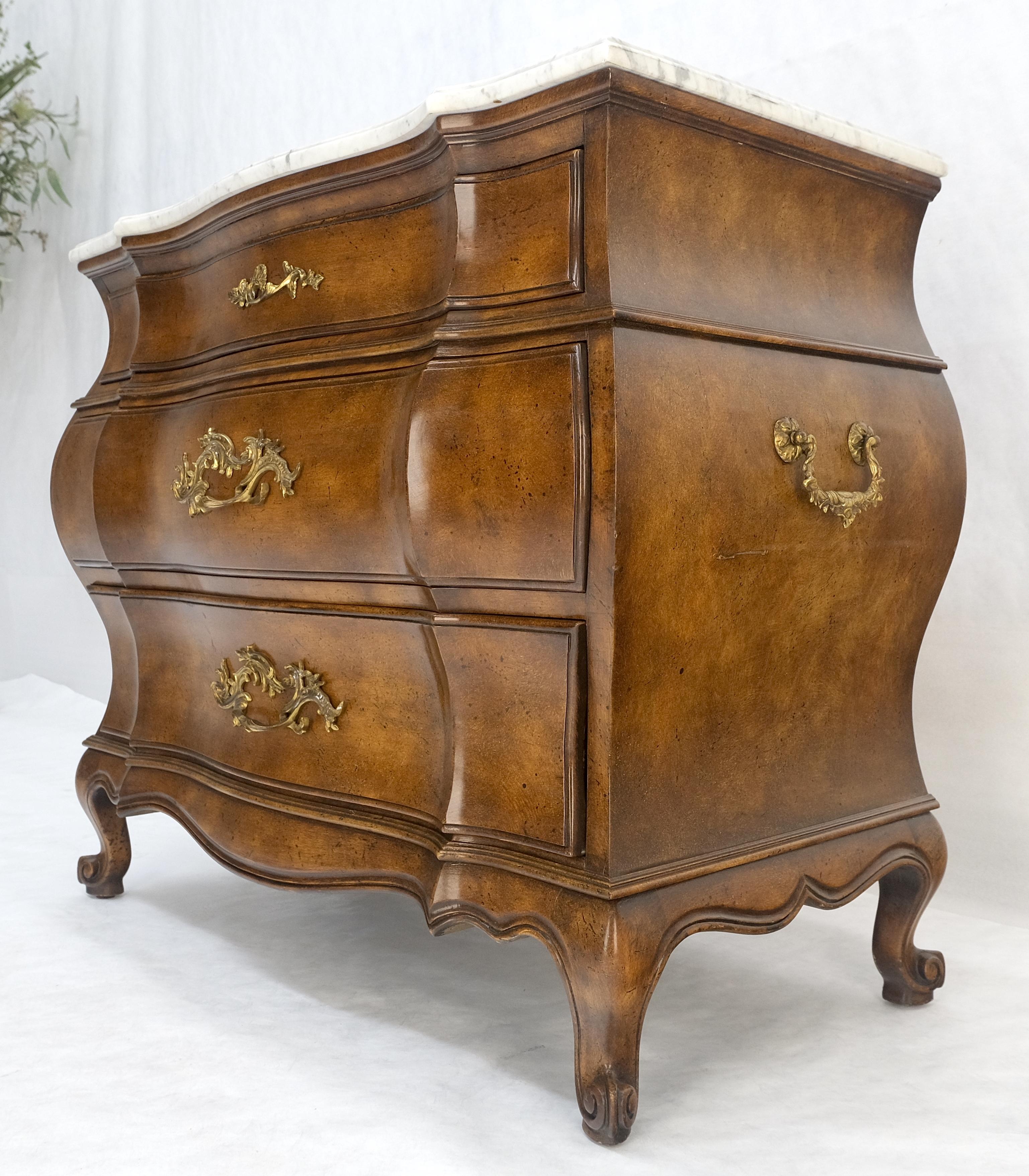 Stile italiano Bombay in legno di radica 3 cassetti con piano in marmo Comò Consolle MINT in vendita 4