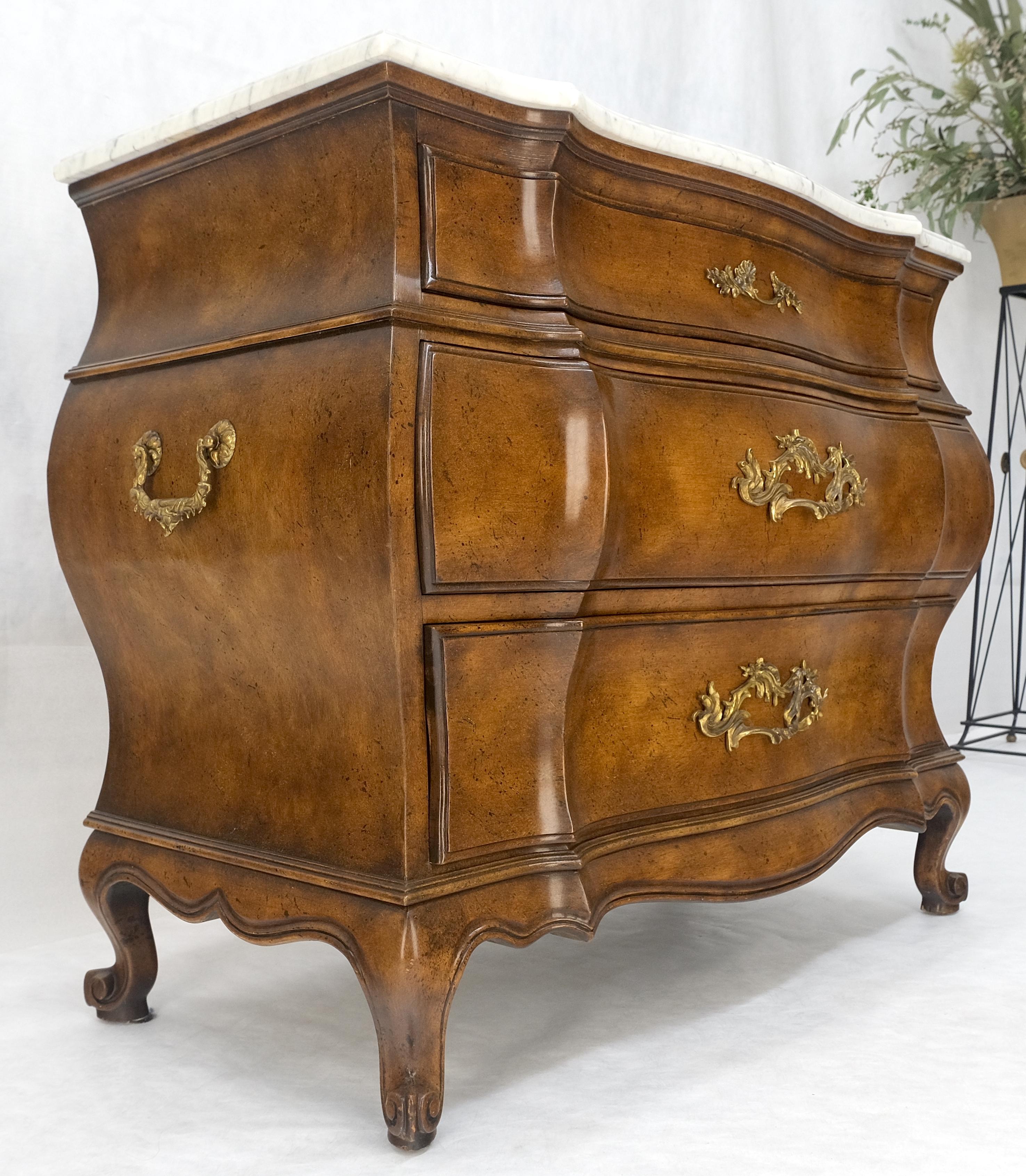 Neo-Regency Stile italiano Bombay in legno di radica 3 cassetti con piano in marmo Comò Consolle MINT in vendita