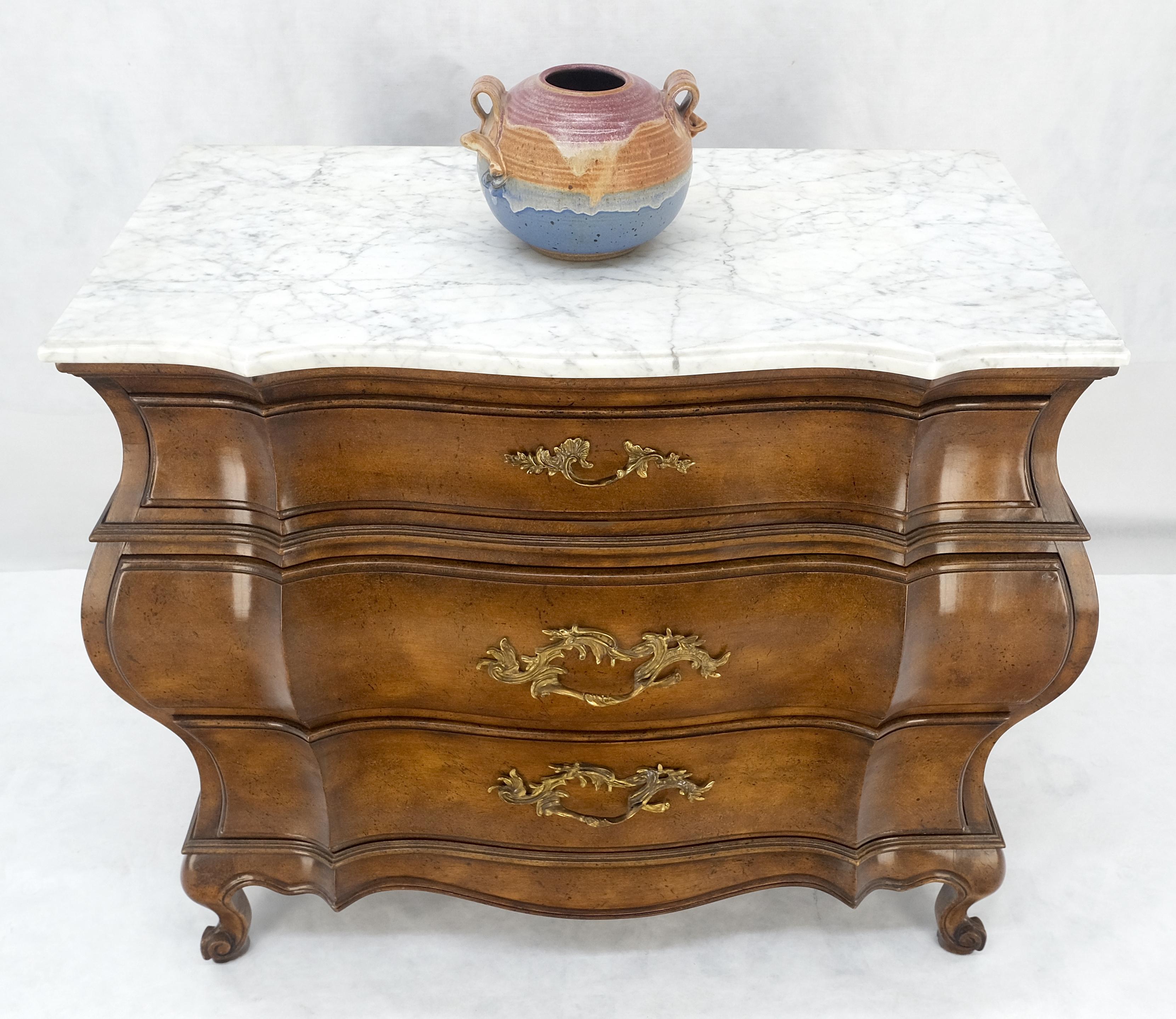Ottone Stile italiano Bombay in legno di radica 3 cassetti con piano in marmo Comò Consolle MINT in vendita