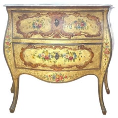 Commode italienne bombée à deux tiroirs