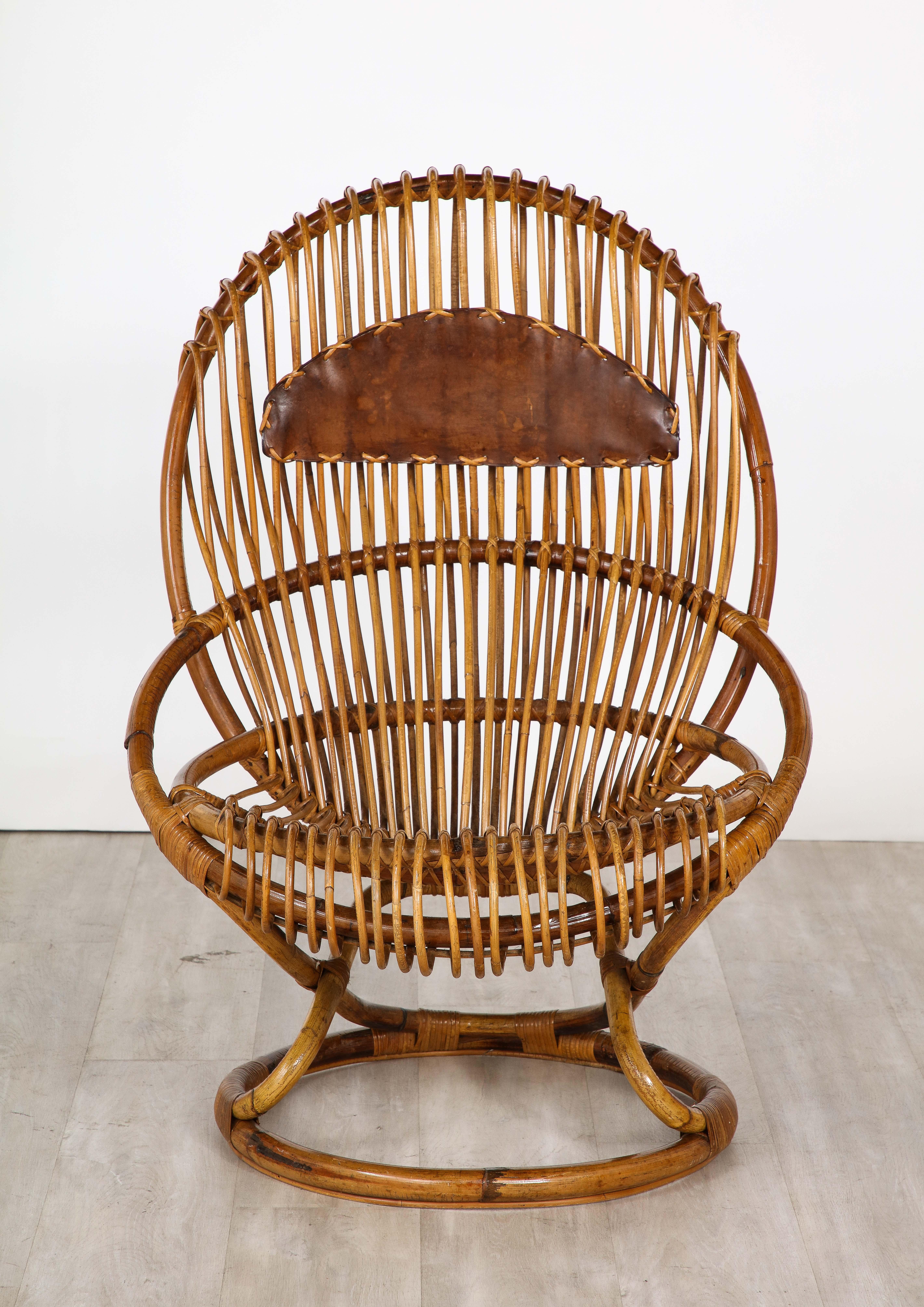 Italian Bonacina Rattan and Leather Lounge Chair by Tito Agnoli, Circa 1950 In Good Condition For Sale In New York, NY