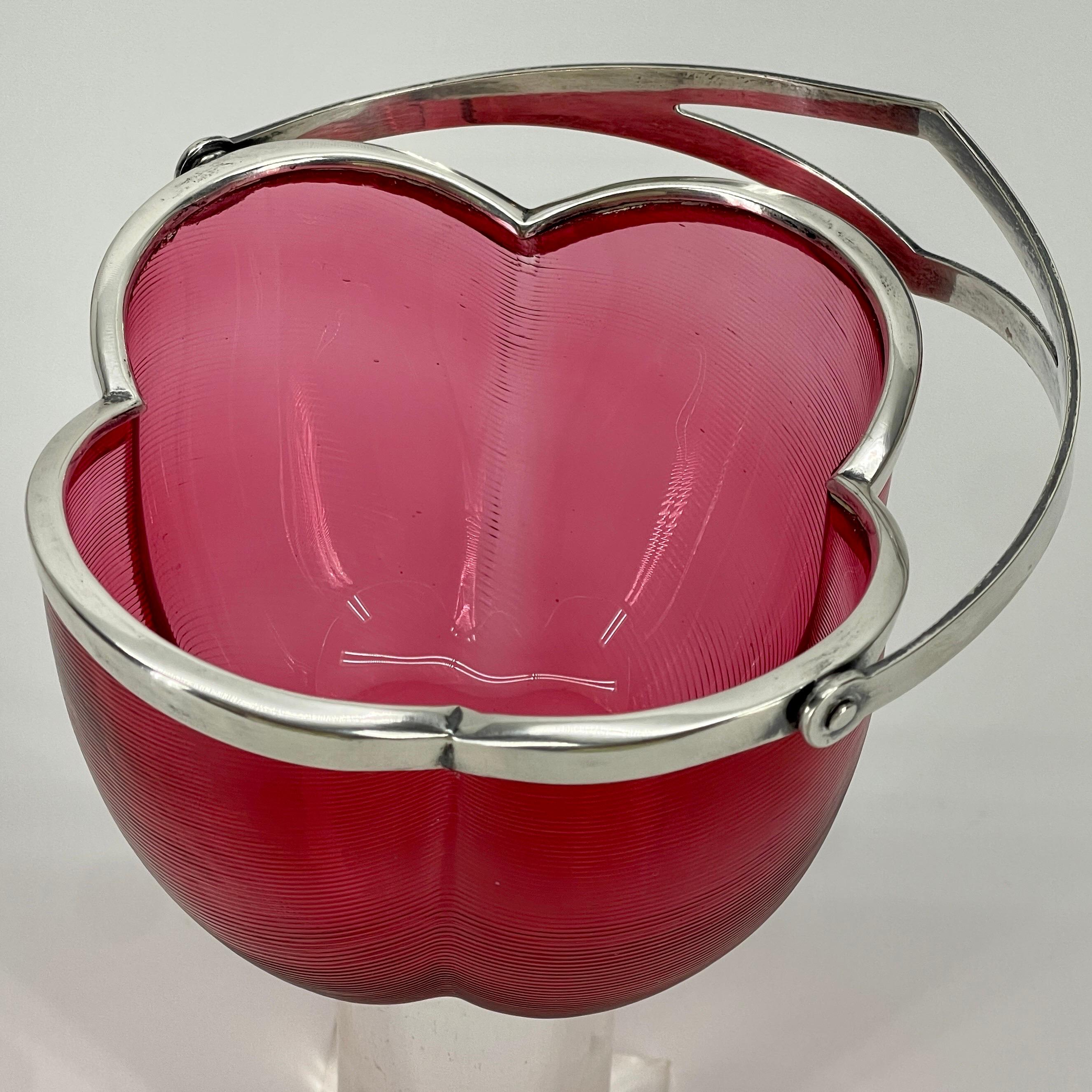 Italian Bonbonniere in Red Art Glass Bowl with English Silver Mounting For Sale 3