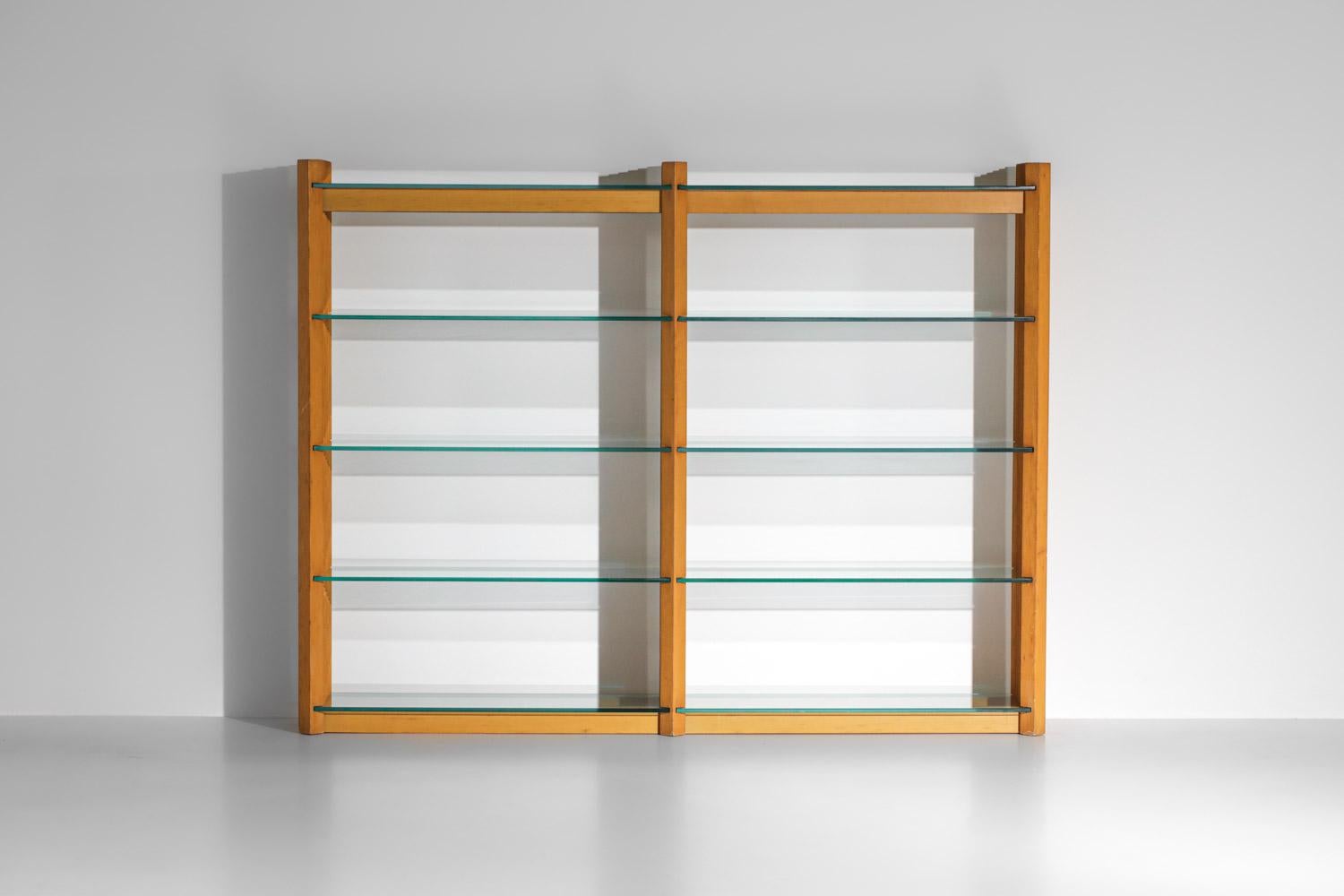 Italian Bookcase 60's / 70's Glass and Solid Wood, G343 In Good Condition For Sale In Lyon, FR