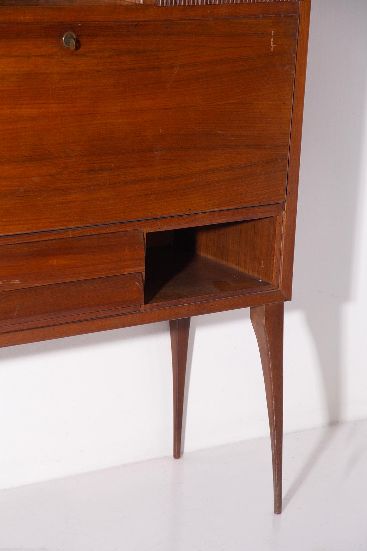 Italian bookcase cabinet in grissinato wood im Angebot 1