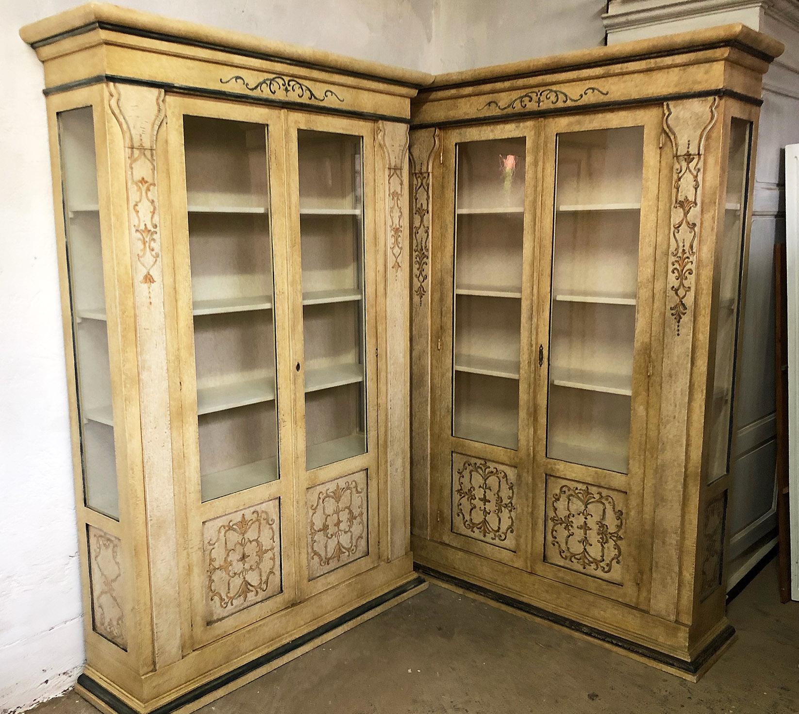 Italian Bookcase in Fir, Hand Painted, with Glass on Three Sides For Sale 5
