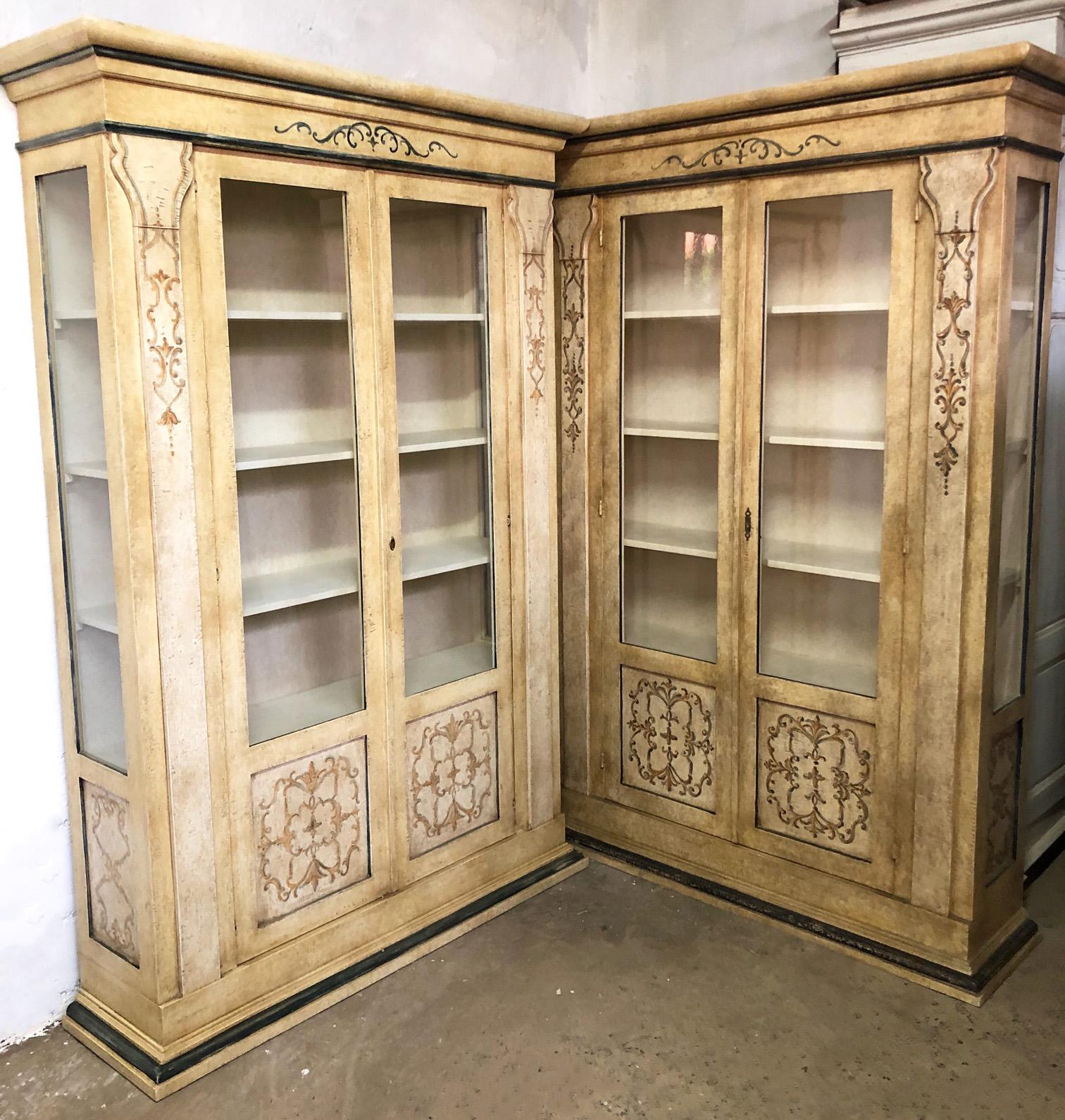 Italian Bookcase in Fir, Hand Painted, with Glass on Three Sides For Sale 3
