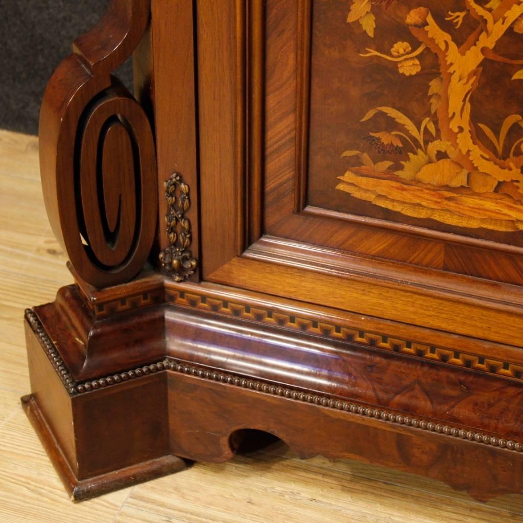 Italian Bookcase in Inlaid Walnut, Burl, Rosewood, Maple, Tulipwood, Fruitwood In Good Condition In Vicoforte, Piedmont