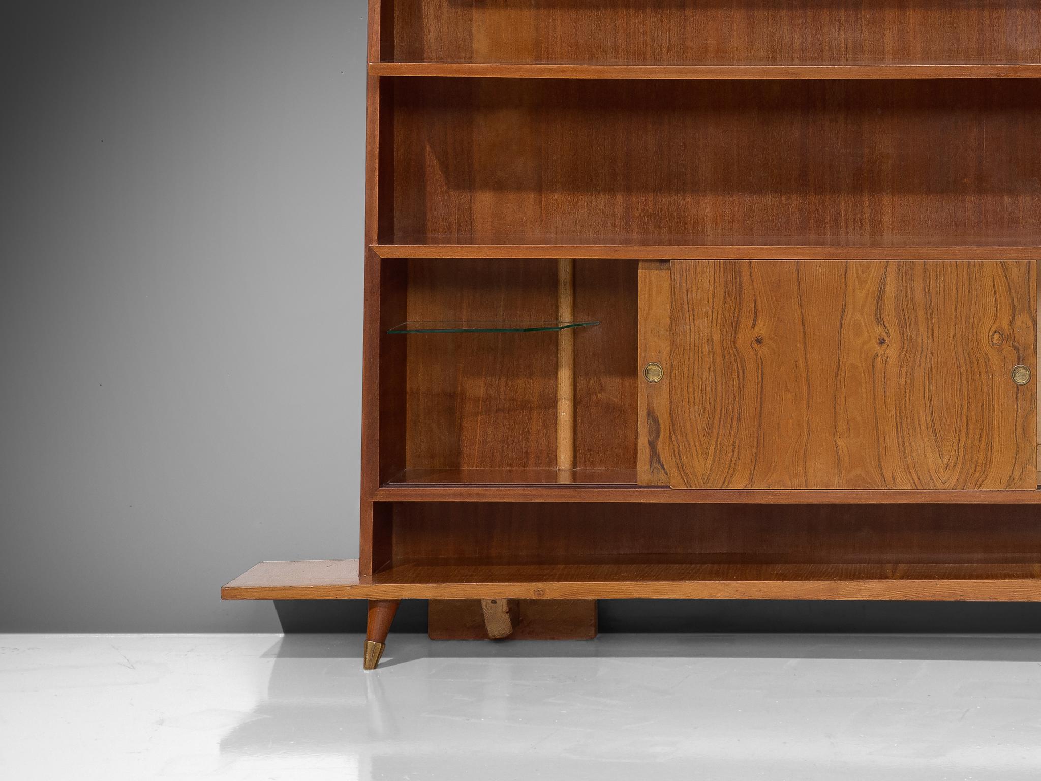 Italian Bookcase in Walnut and Oak Bon état - En vente à Waalwijk, NL