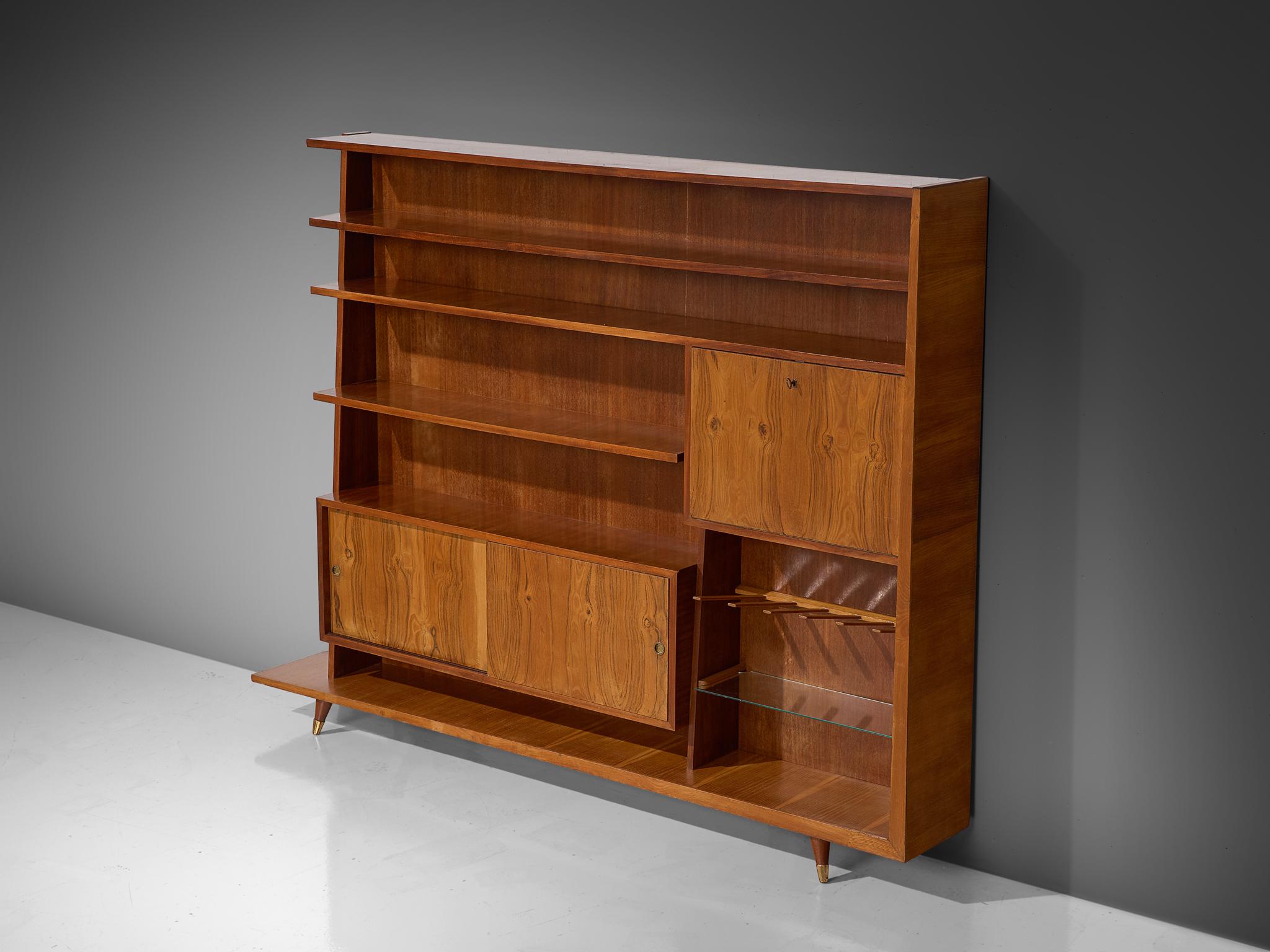 Milieu du XXe siècle Italian Bookcase in Walnut and Oak en vente
