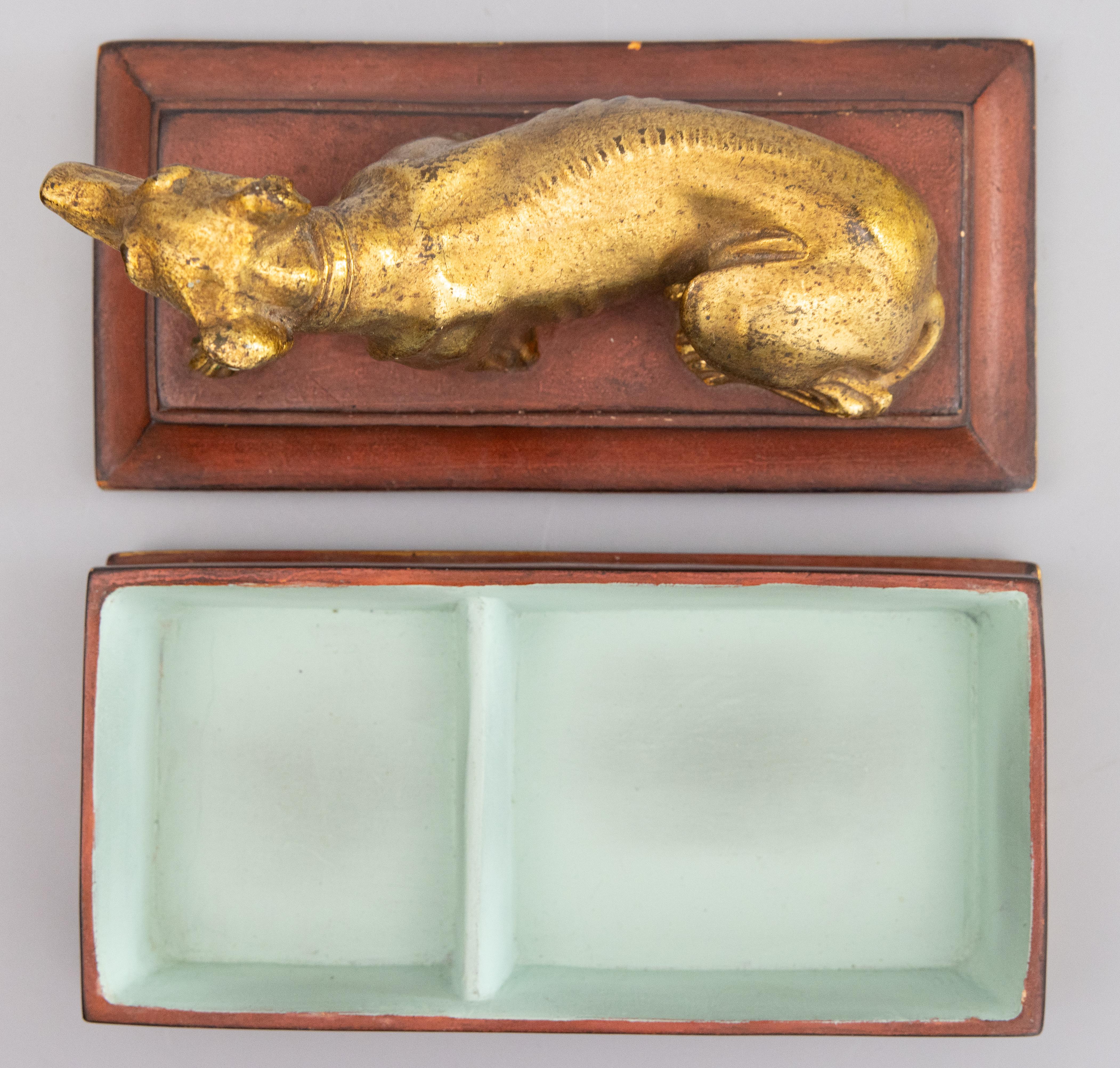 Boîte à chien italienne à couvercle en plâtre doré Borghese, vers 1930 en vente 1