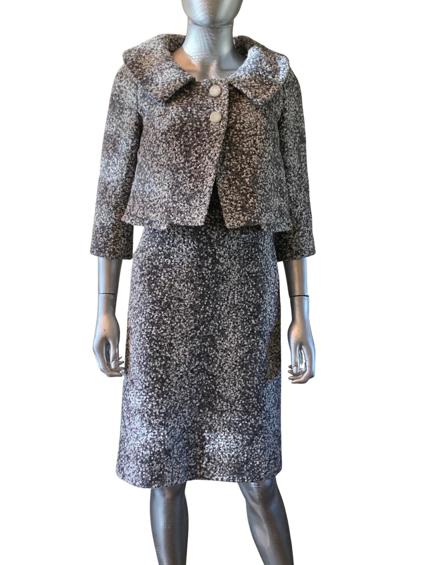 Set aus italienischem Bouclé-Kleid und Jacke von Peter Langner Saks Fifth Avenue Größe 6 im Angebot 10