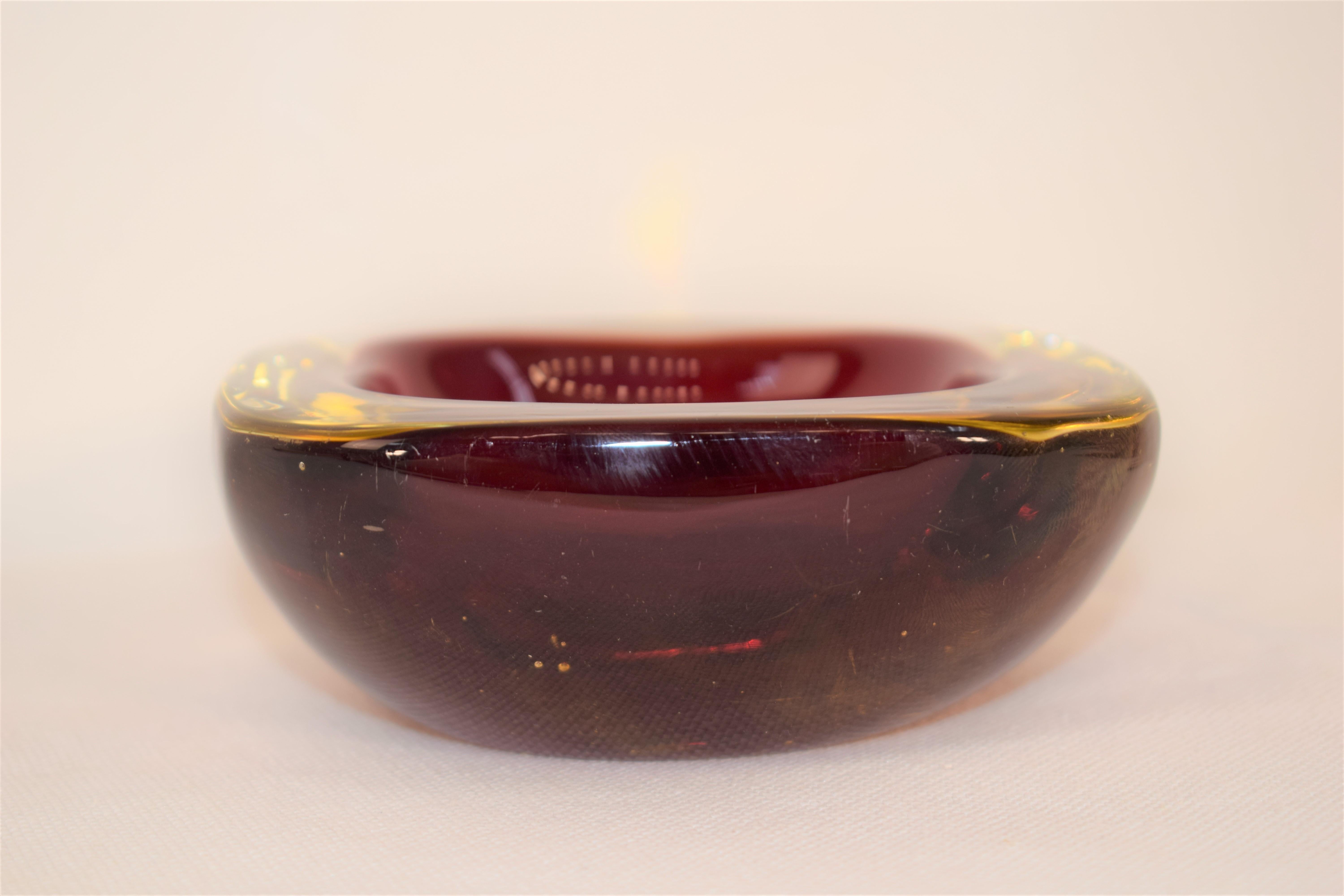 Mid-Century Modern Italian Bowl from Murano, 1960s For Sale