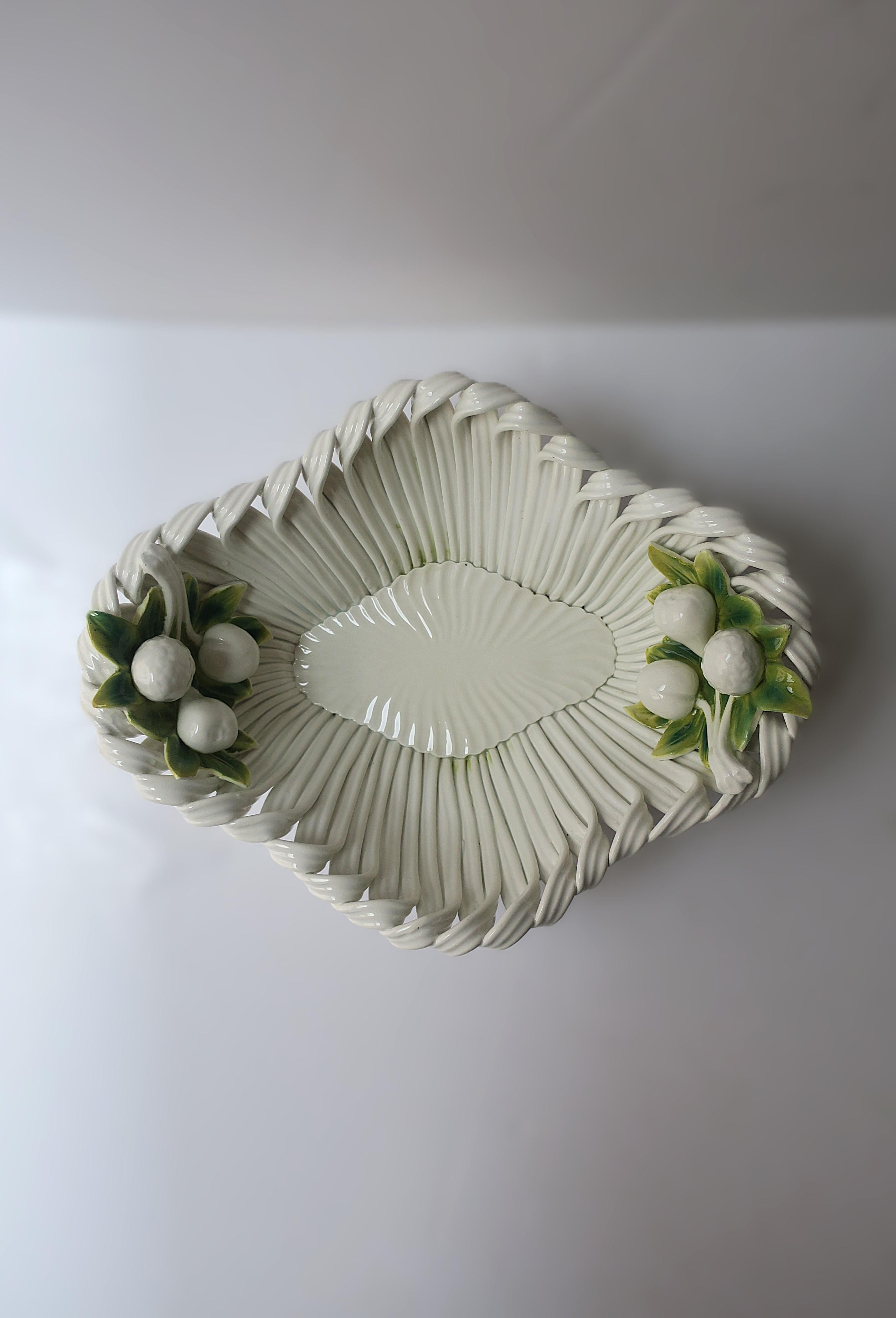 Italian Bowl with Fruit Trompe L'oeil In Good Condition In New York, NY