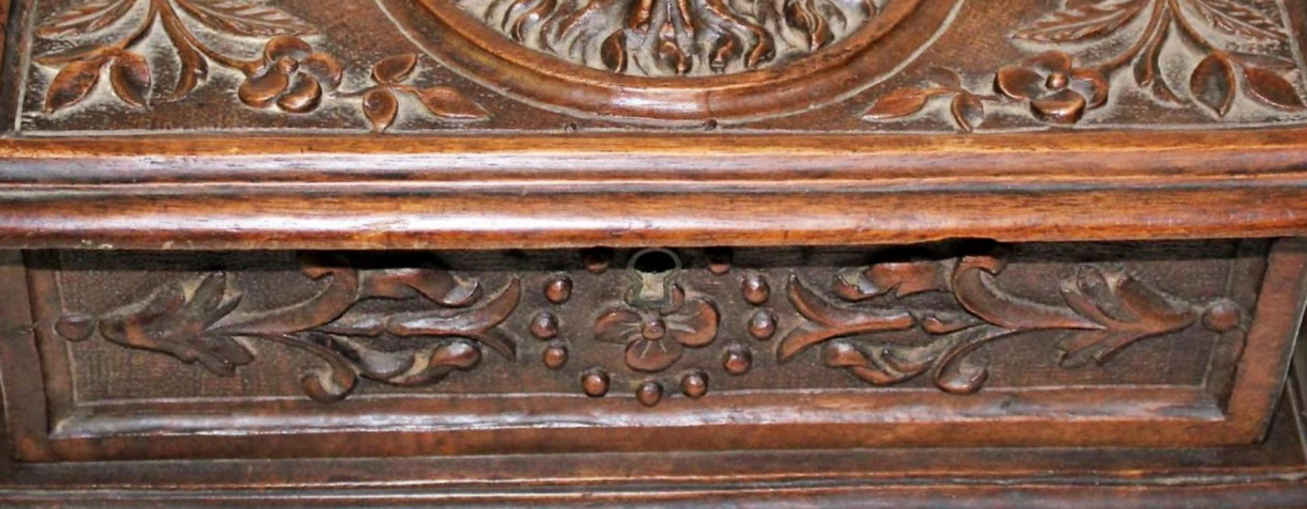 Baroque Italian Box in High Relief Carved Oak Wood 18th Century For Sale