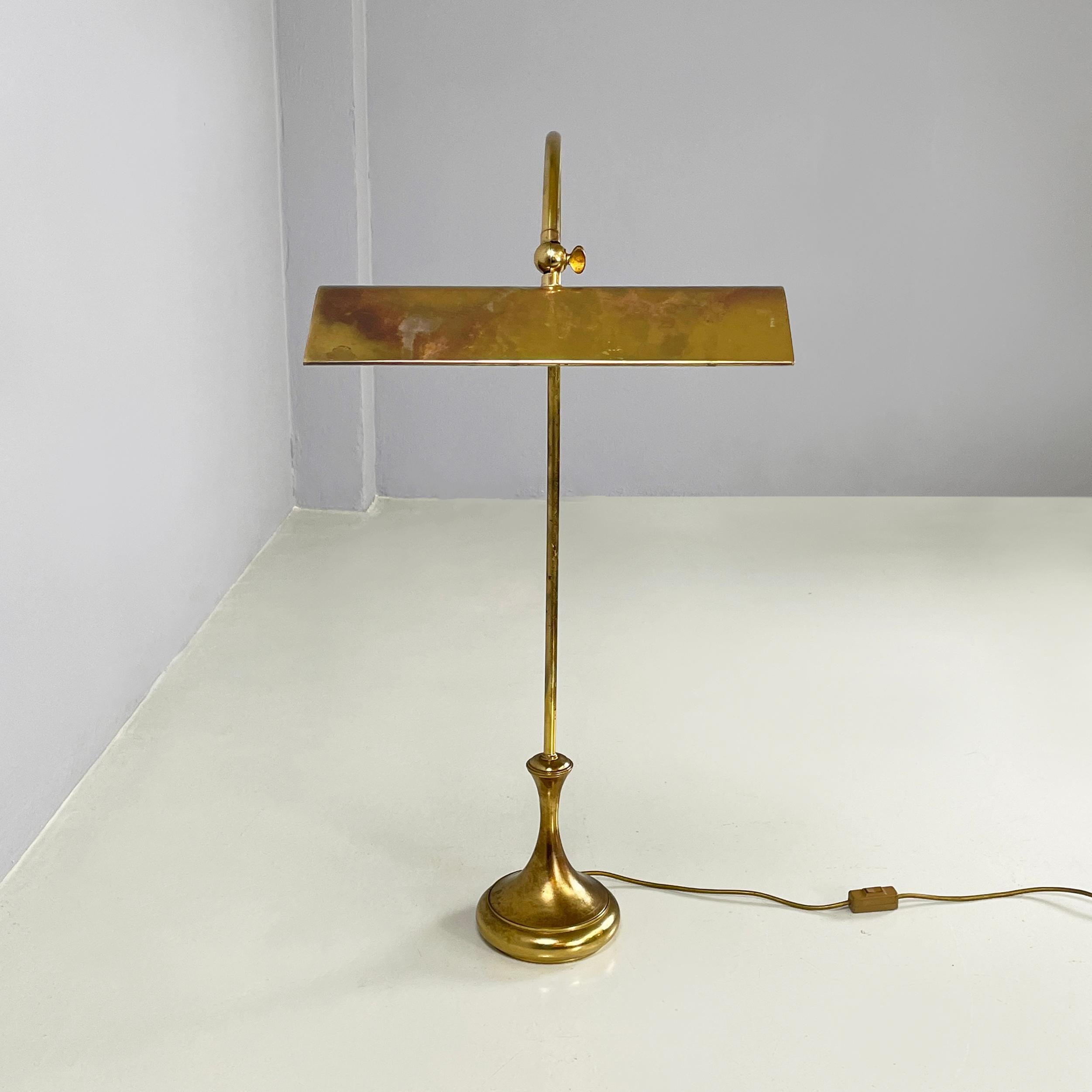 Italian Brass adjustable table lamp in ministerial lamp style, 1920s For Sale 2