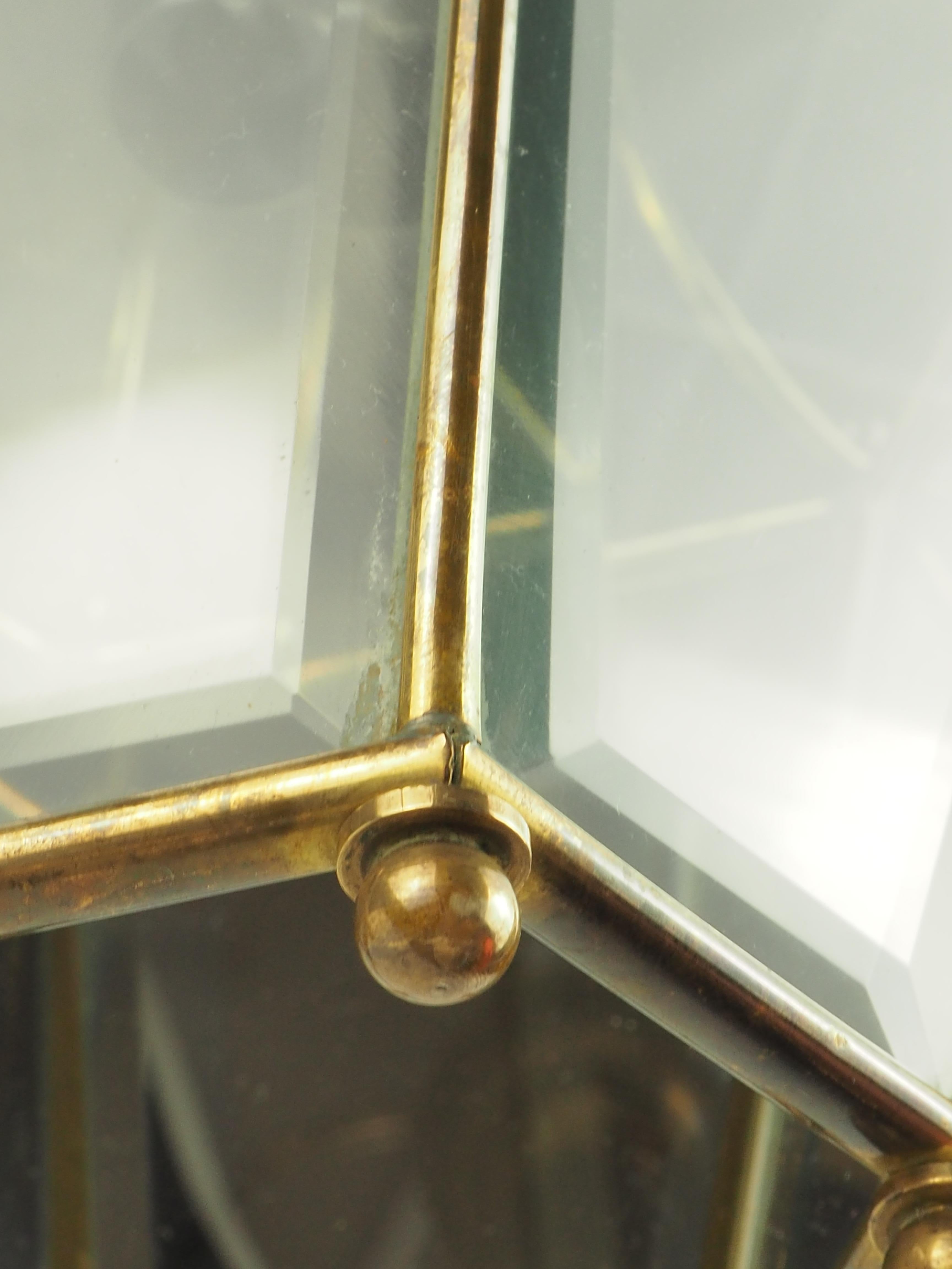 Farol hexagonal italiano de latón y cristal biselado según Adolf Loos, años 50 en venta 6