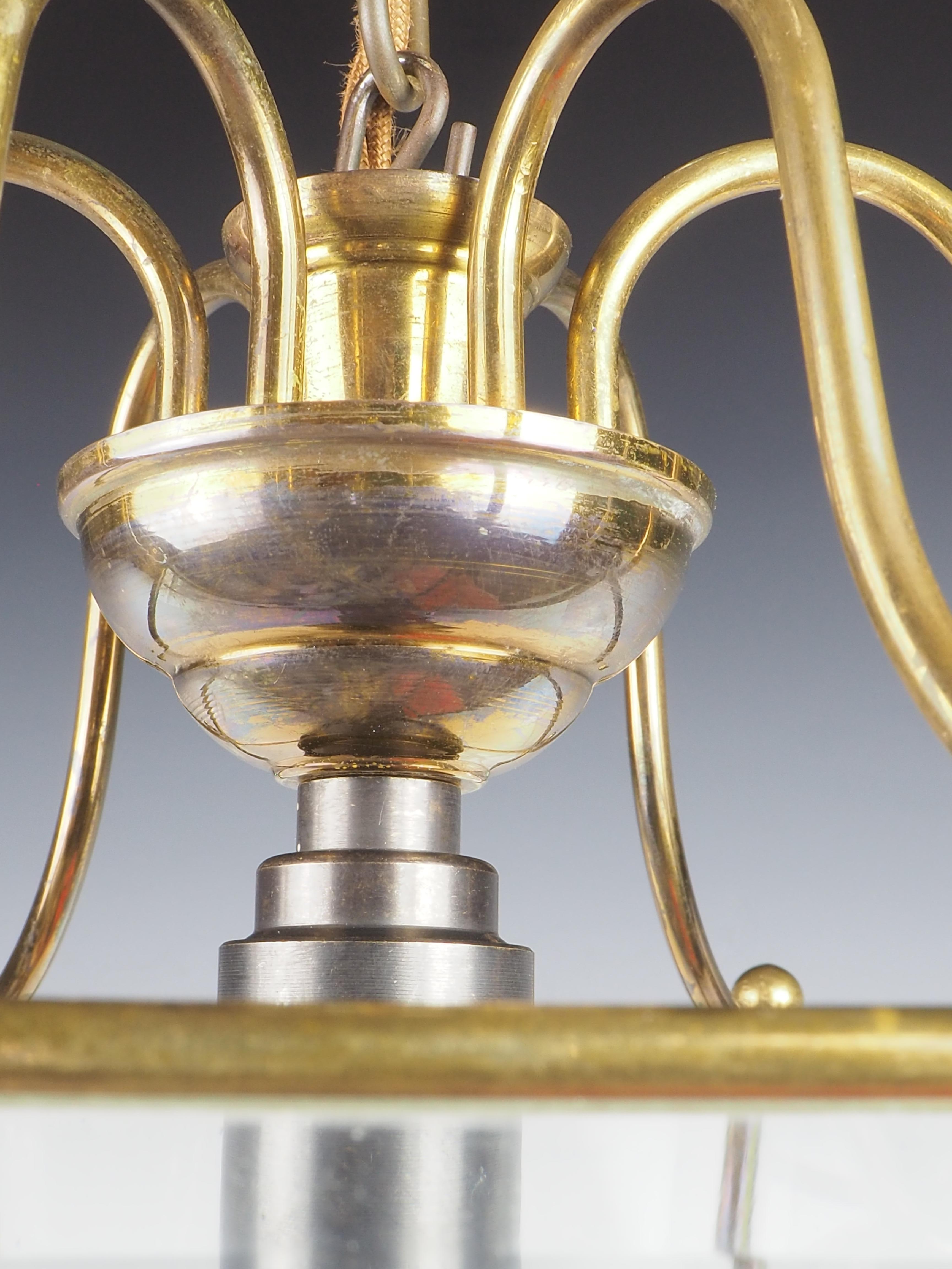 Farol hexagonal italiano de latón y cristal biselado según Adolf Loos, años 50 en venta 1