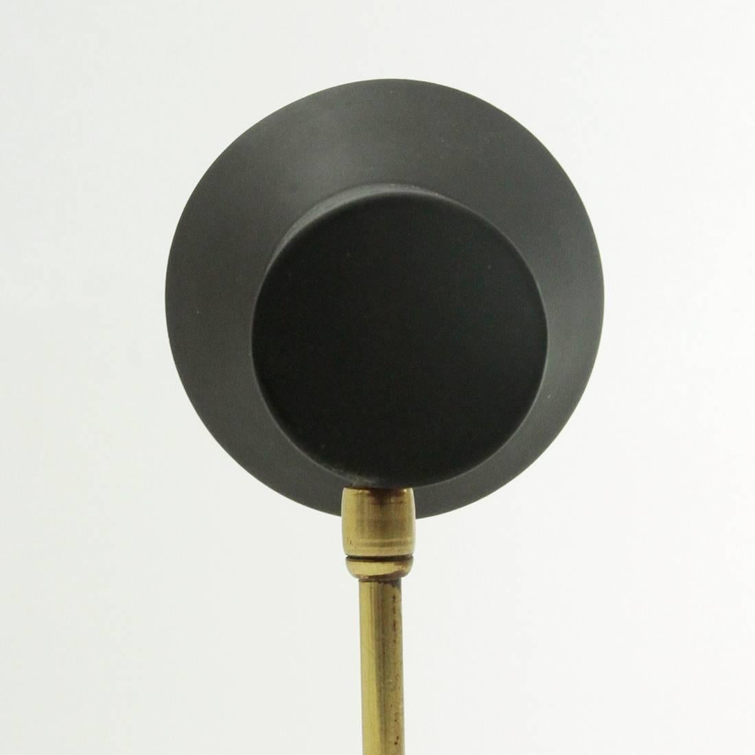 Mid-Century Modern Italian Brass and Black Painted Metal Sconce, 1950s