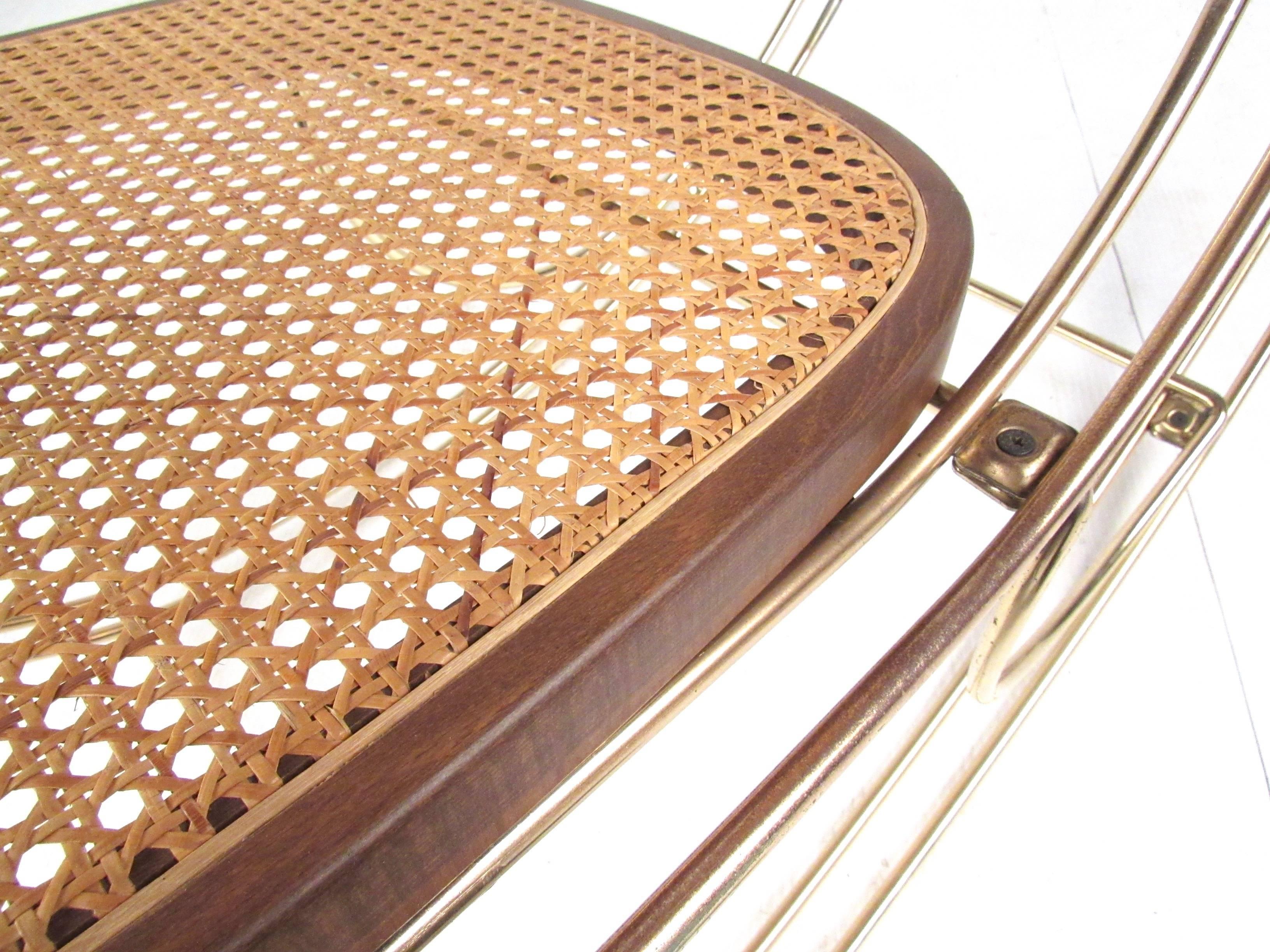Chaise à bascule italienne en laiton et canne 3