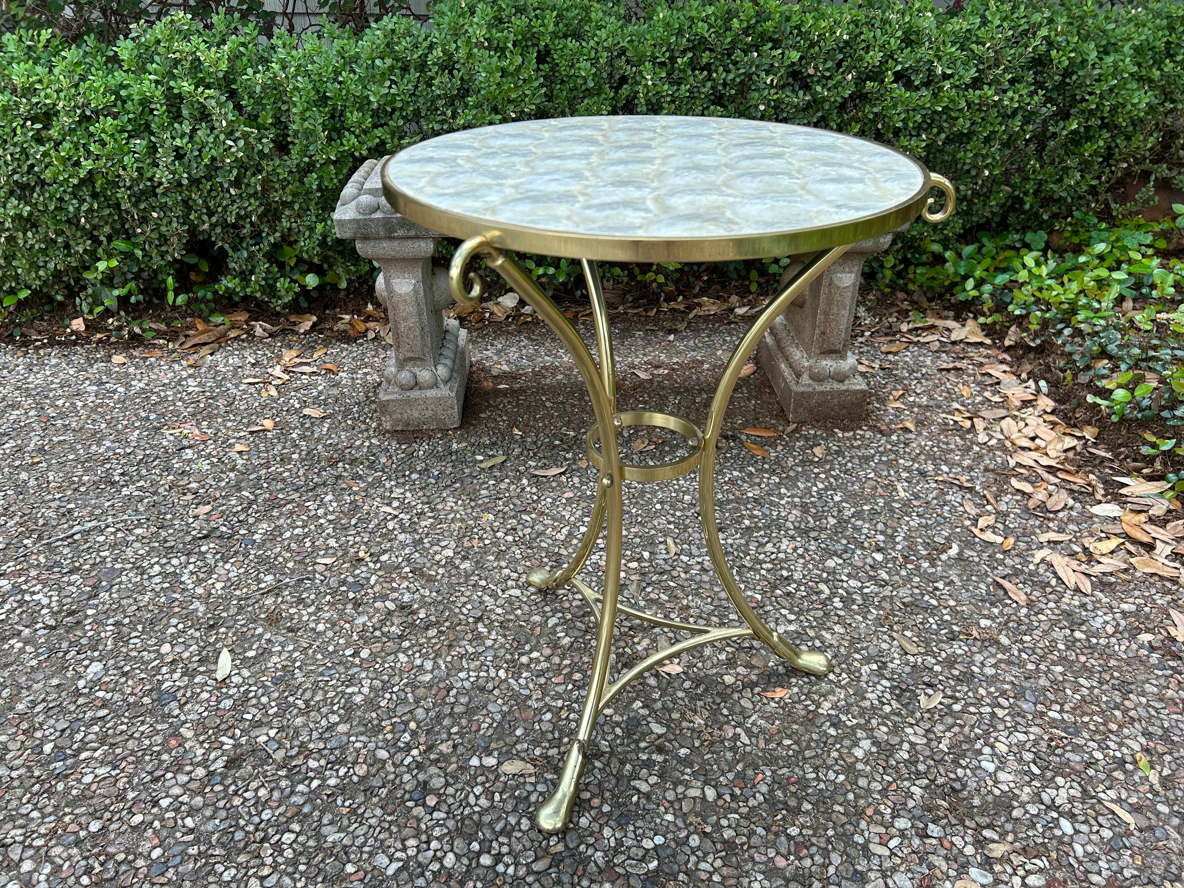 Italienischer Tisch aus Messing und Capiz-Muscheln im Zustand „Gut“ im Angebot in Houston, TX