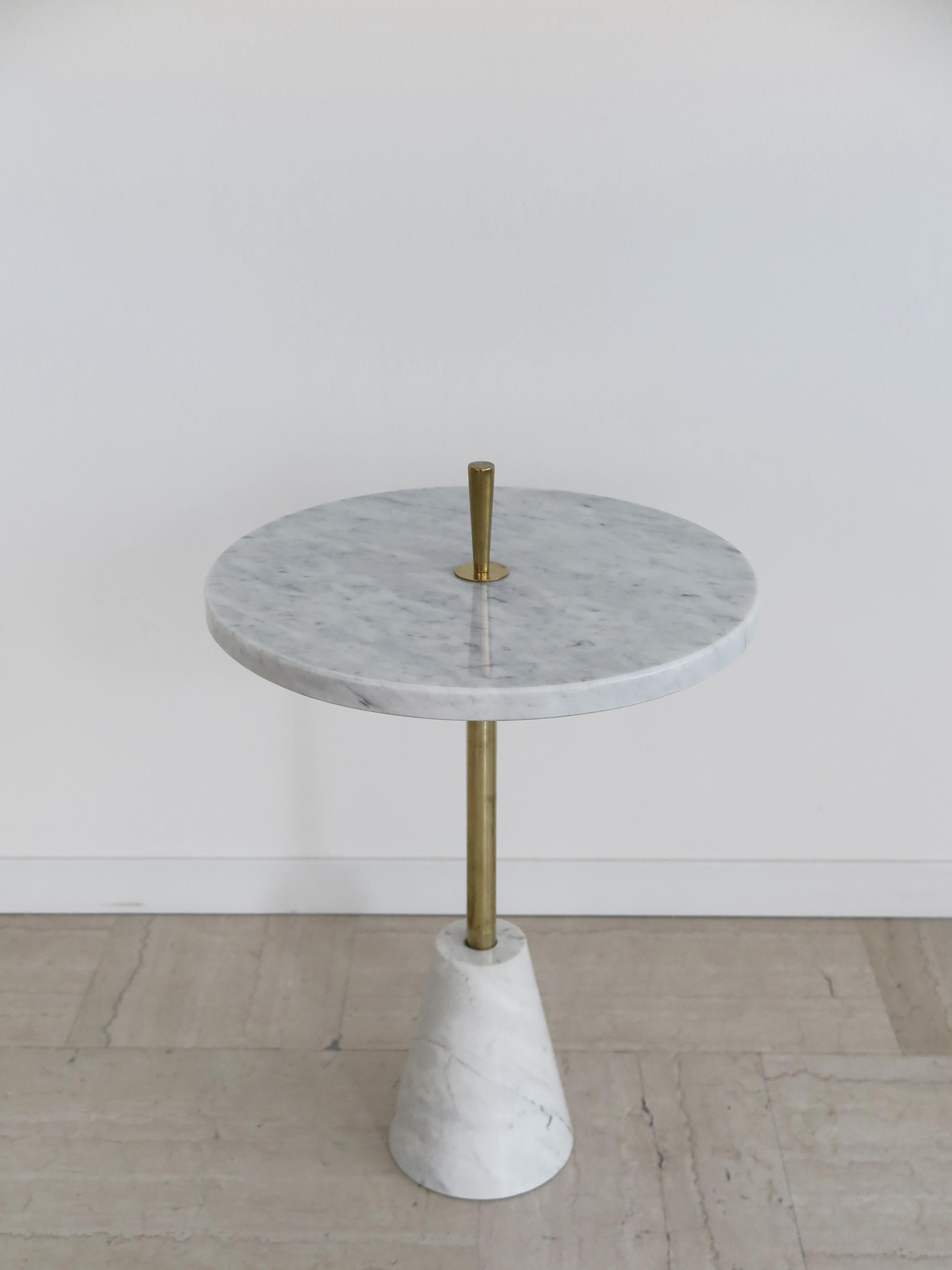 Post-Modern Italian Brass and Carrara Marble Coffe Table, 1970s For Sale