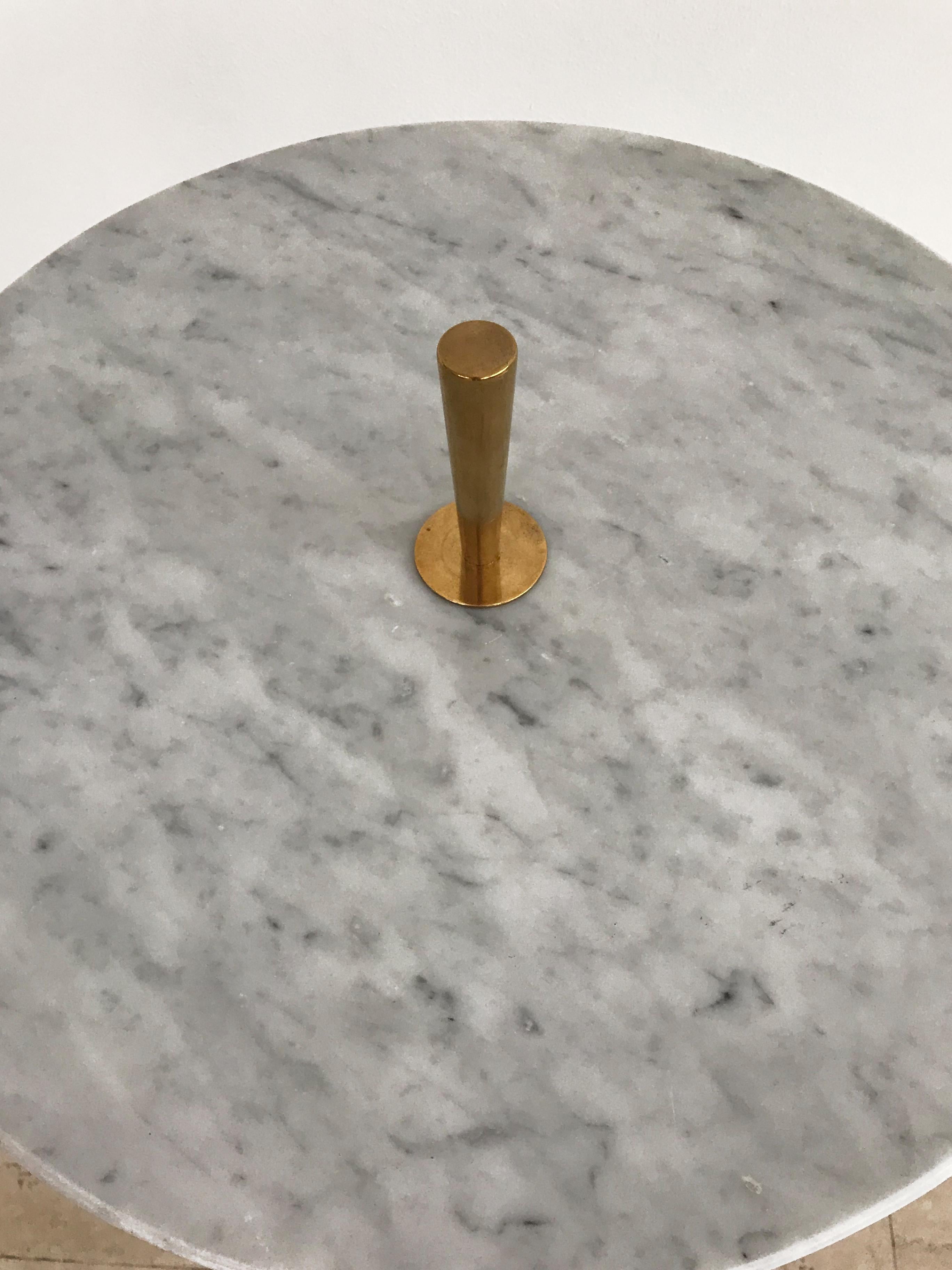 Italian Brass and Carrara Marble Coffe Table, 1970s For Sale 1