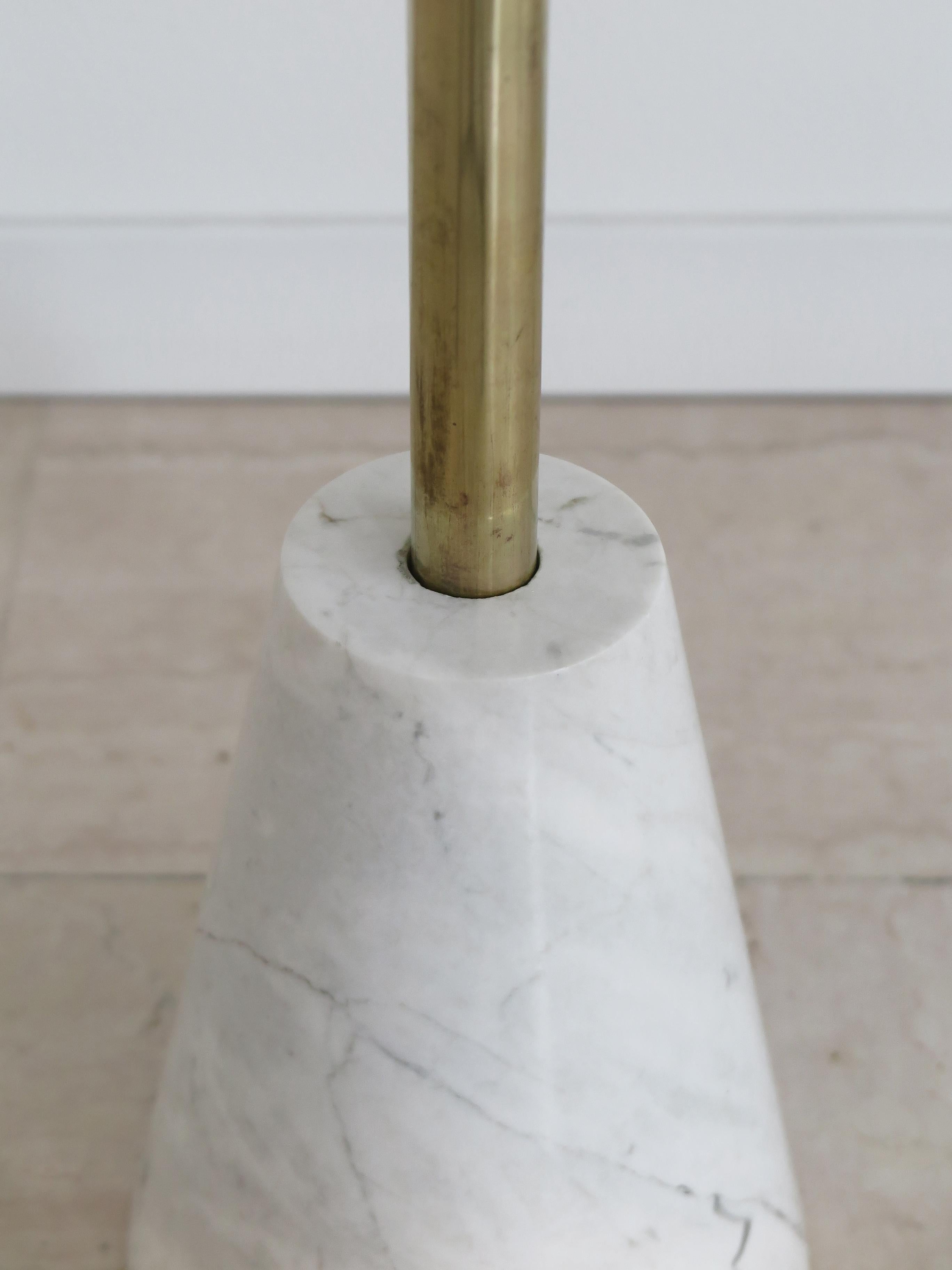 Italian Brass and Carrara Marble Coffe Table, 1970s For Sale 4